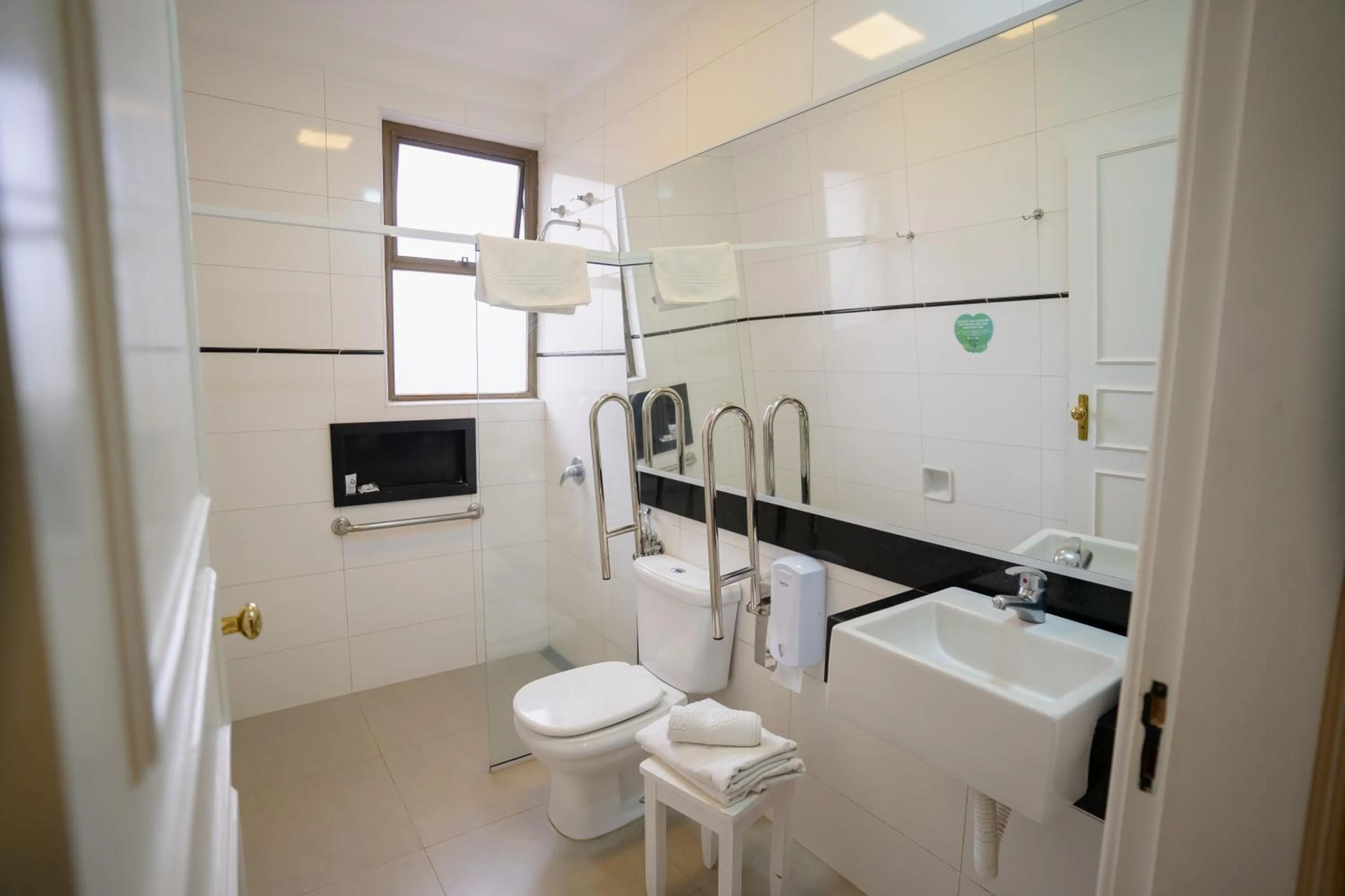 Bathroom in Hotel Minas Gerais