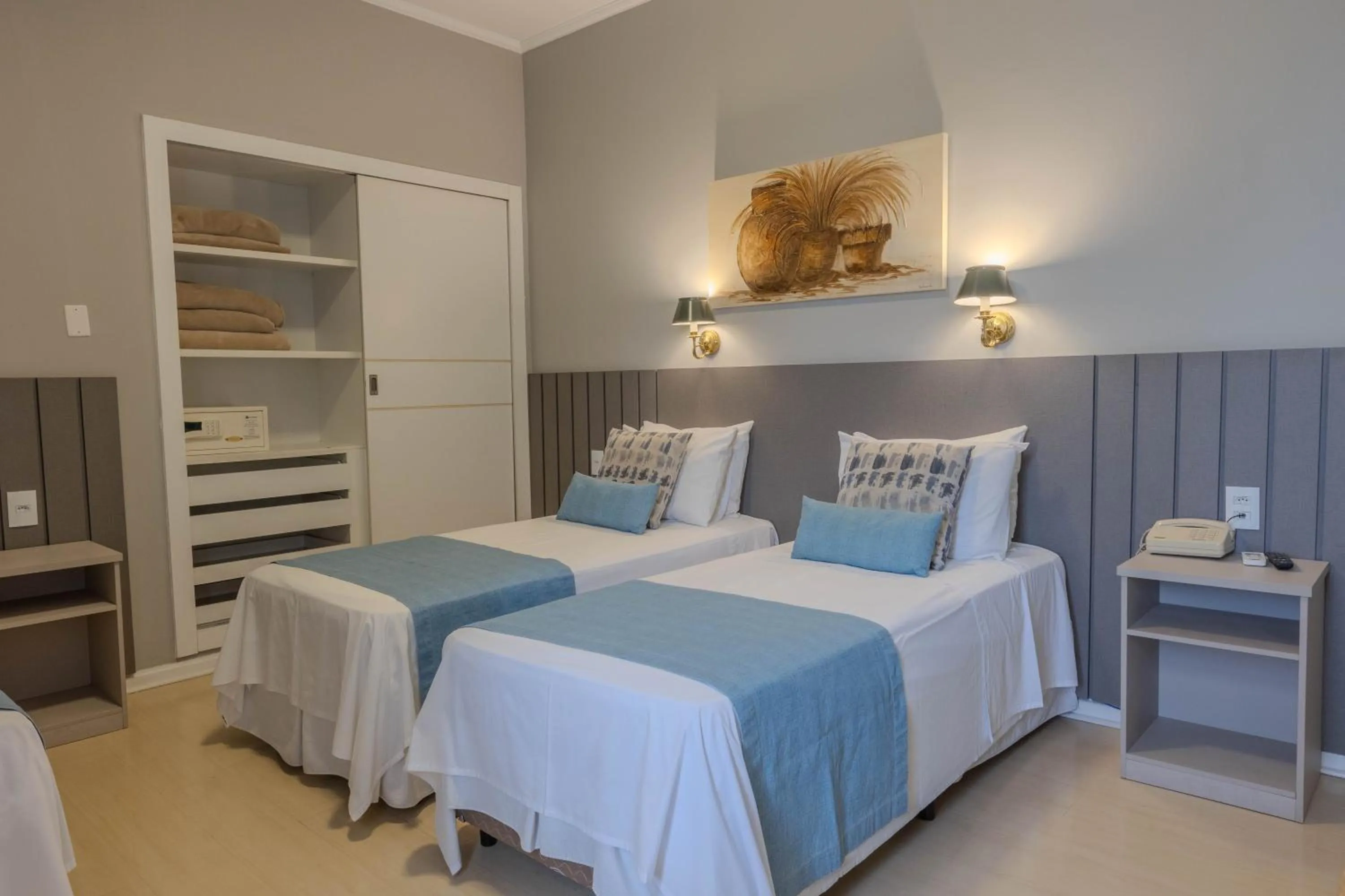 Standard Twin Room in Hotel Minas Gerais