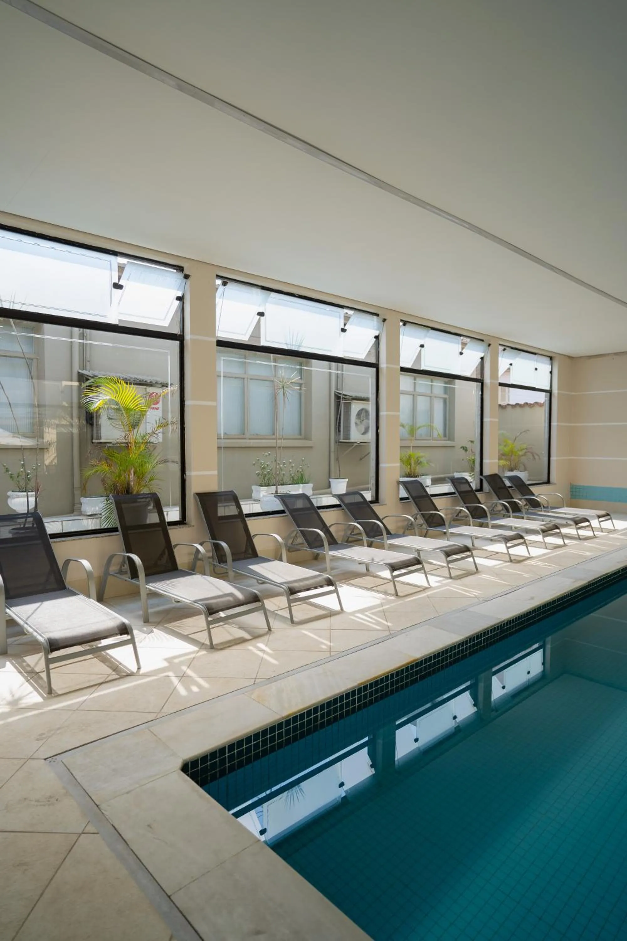 Swimming pool in Hotel Minas Gerais