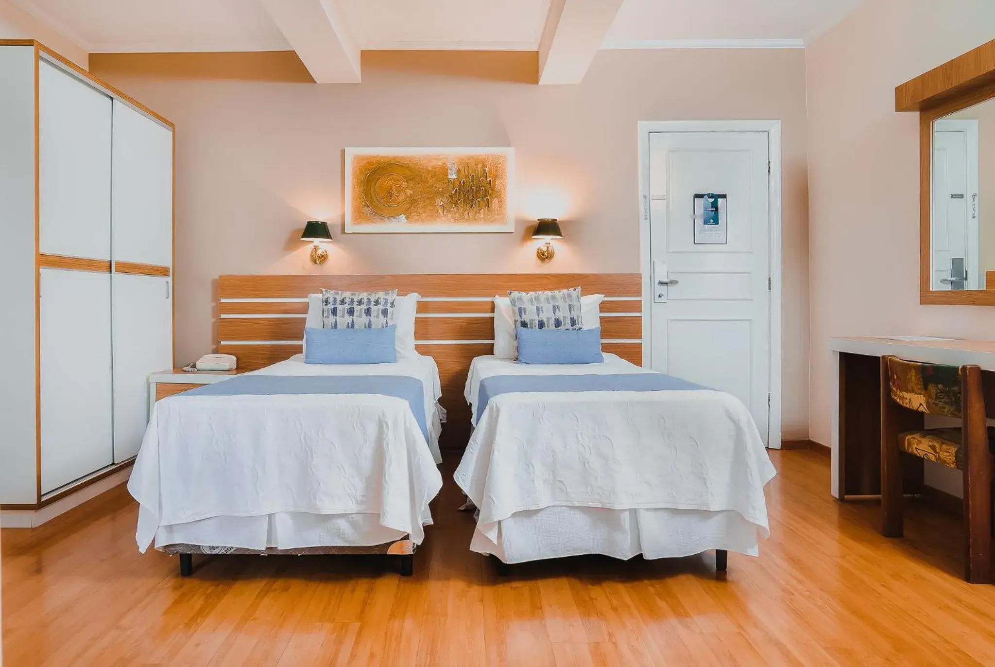 Standard Quadruple Room in Hotel Minas Gerais Standard Quadruple Room in Hotel Minas Gerais