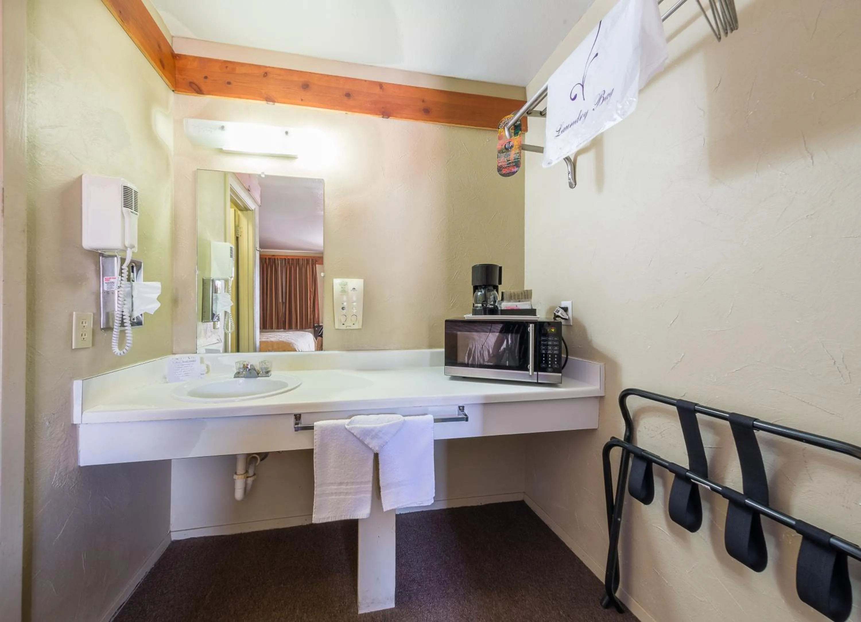 Bathroom in Americas Best Value Inn - Legend's Inn