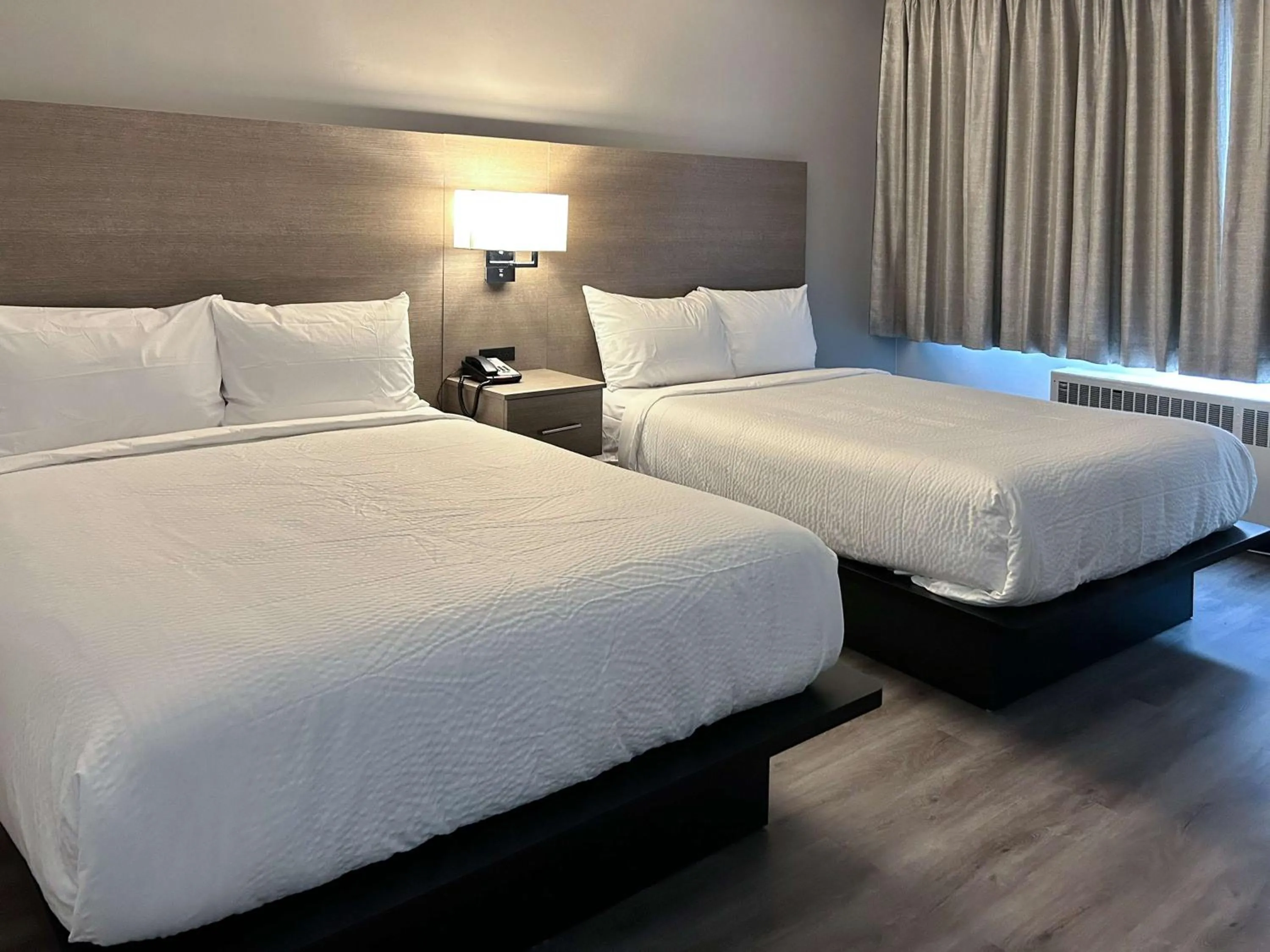 Bedroom, Bed in Motel 6 Sault Ste. Marie, ON