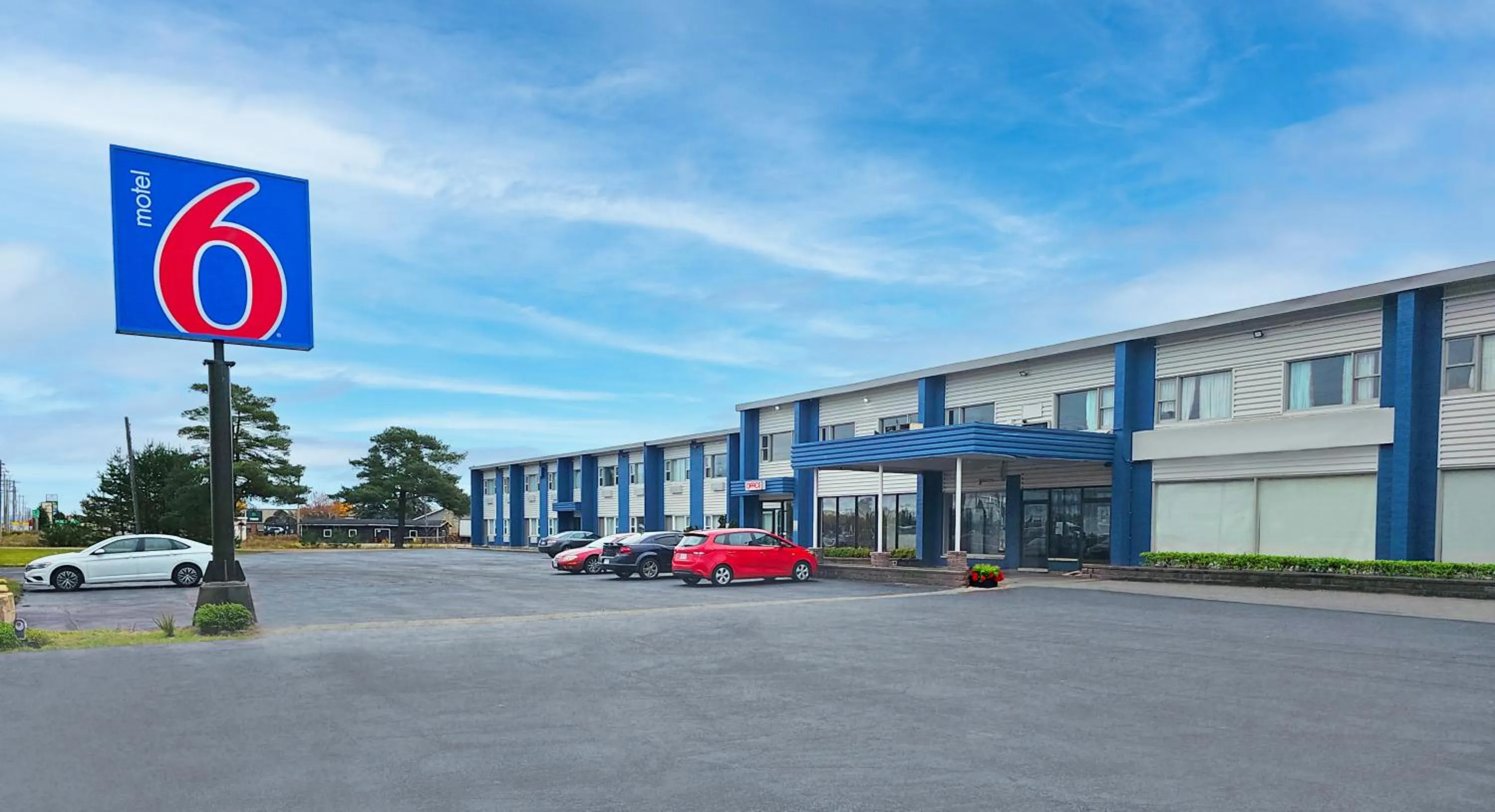 Property building in Motel 6 Sault Ste. Marie, ON