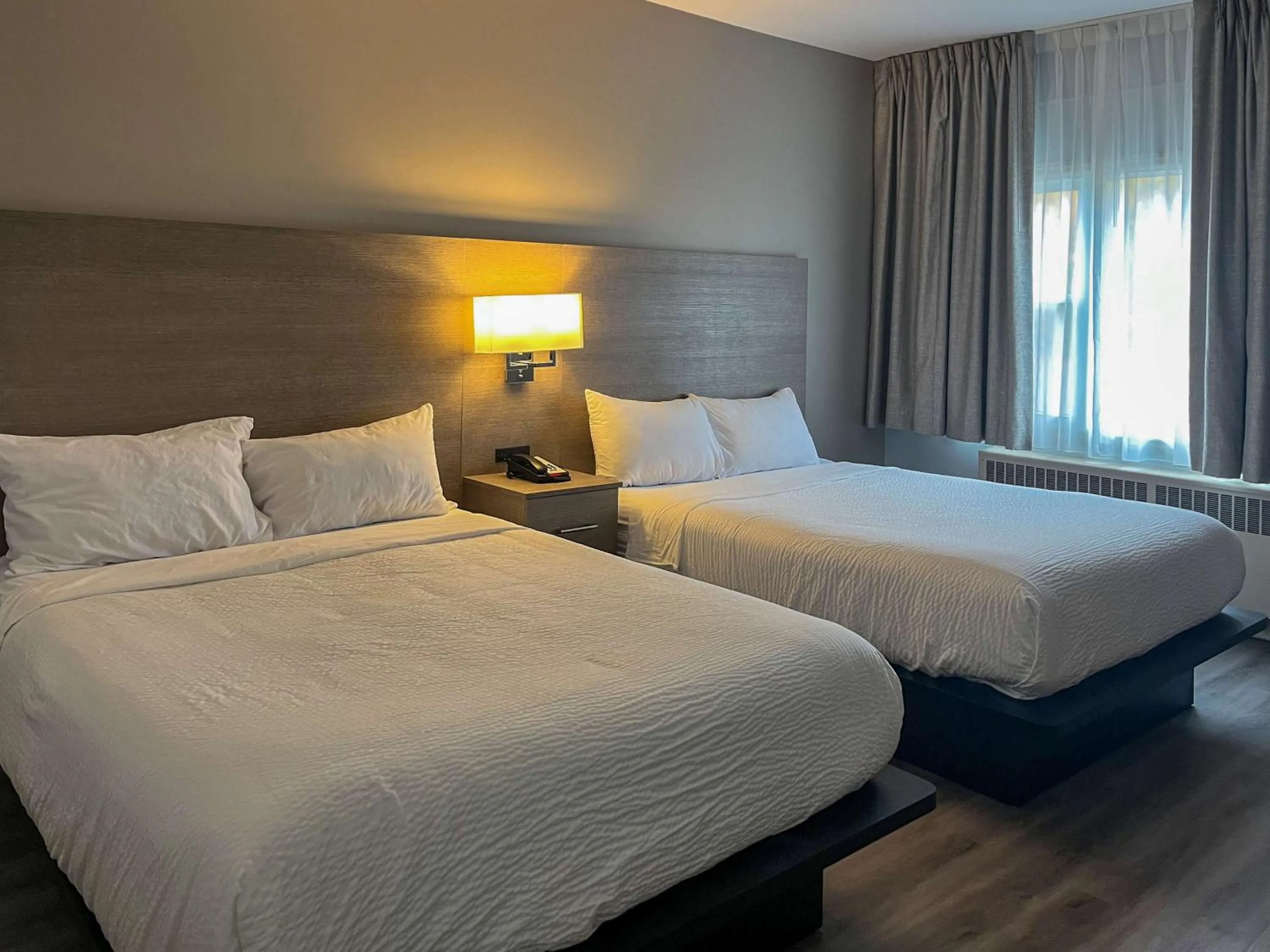 Bedroom, Bed in Motel 6 Sault Ste. Marie, ON