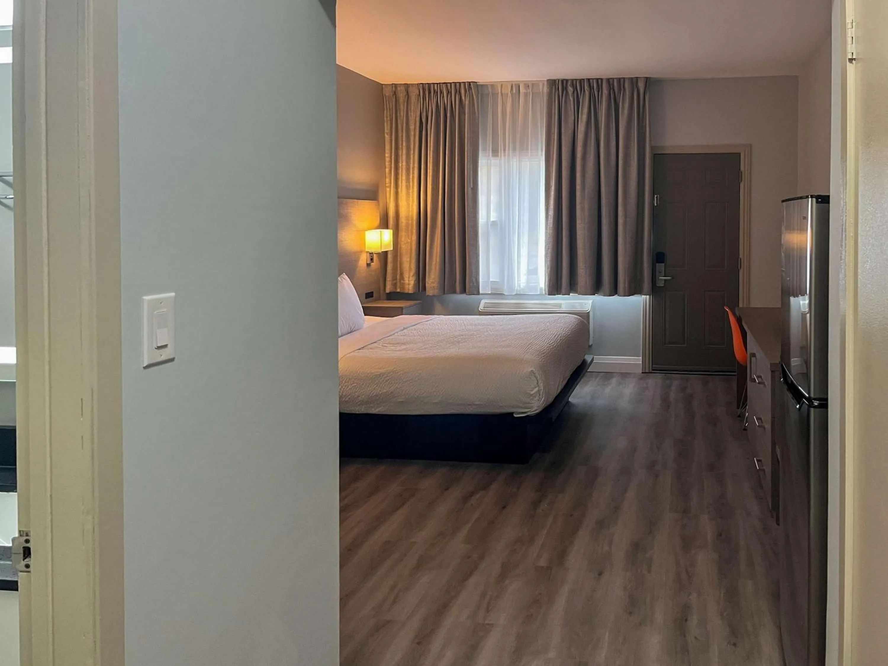 Bedroom, Bed in Motel 6 Sault Ste. Marie, ON