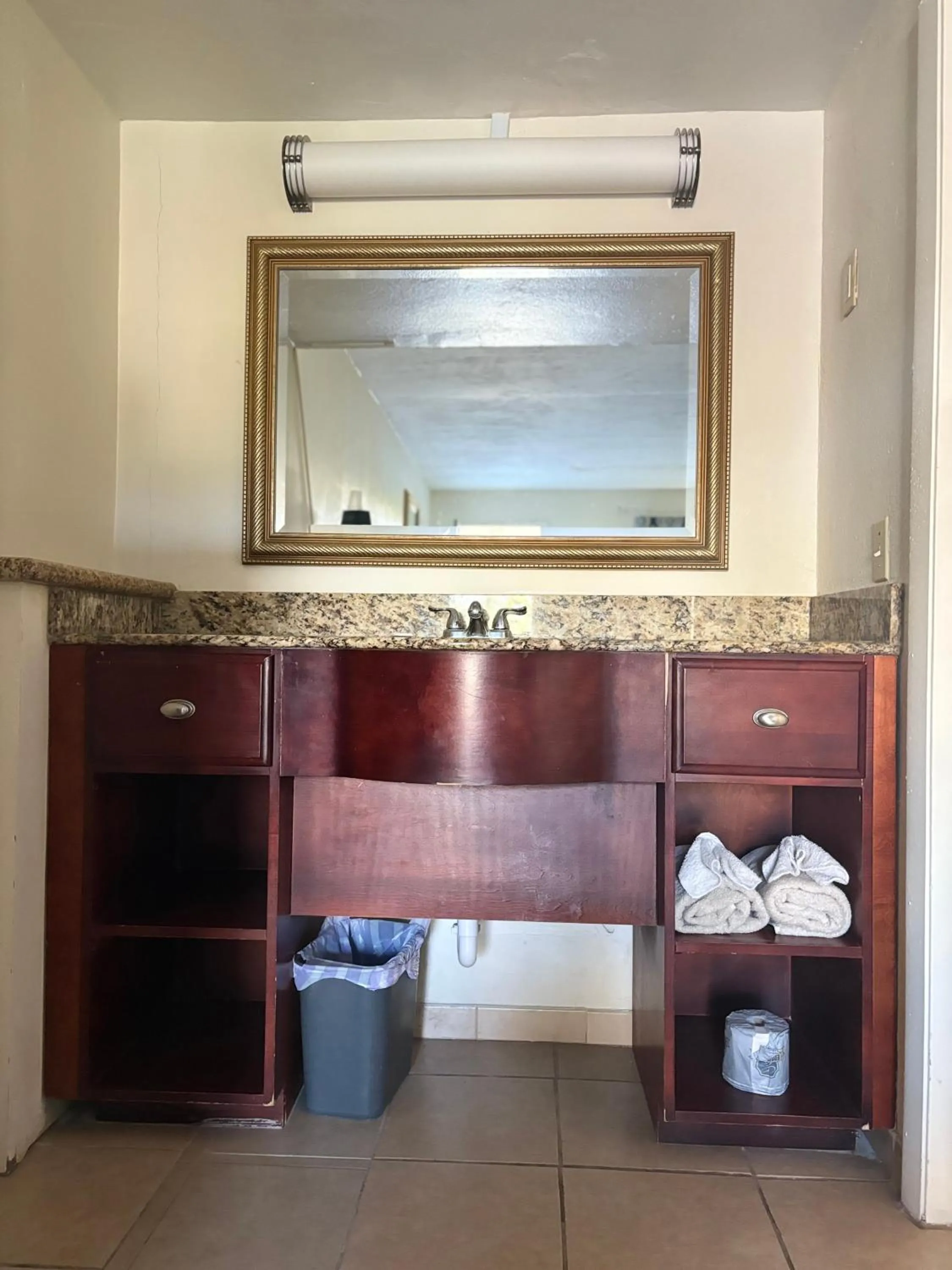 Bathroom in Jasmine Garden Inn - Lake City