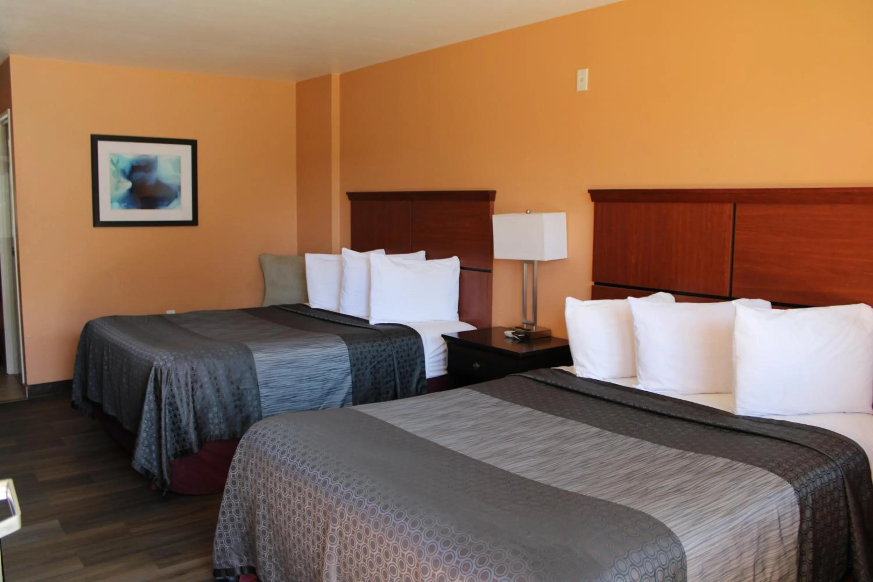 Bed in Rancho California Inn Temecula