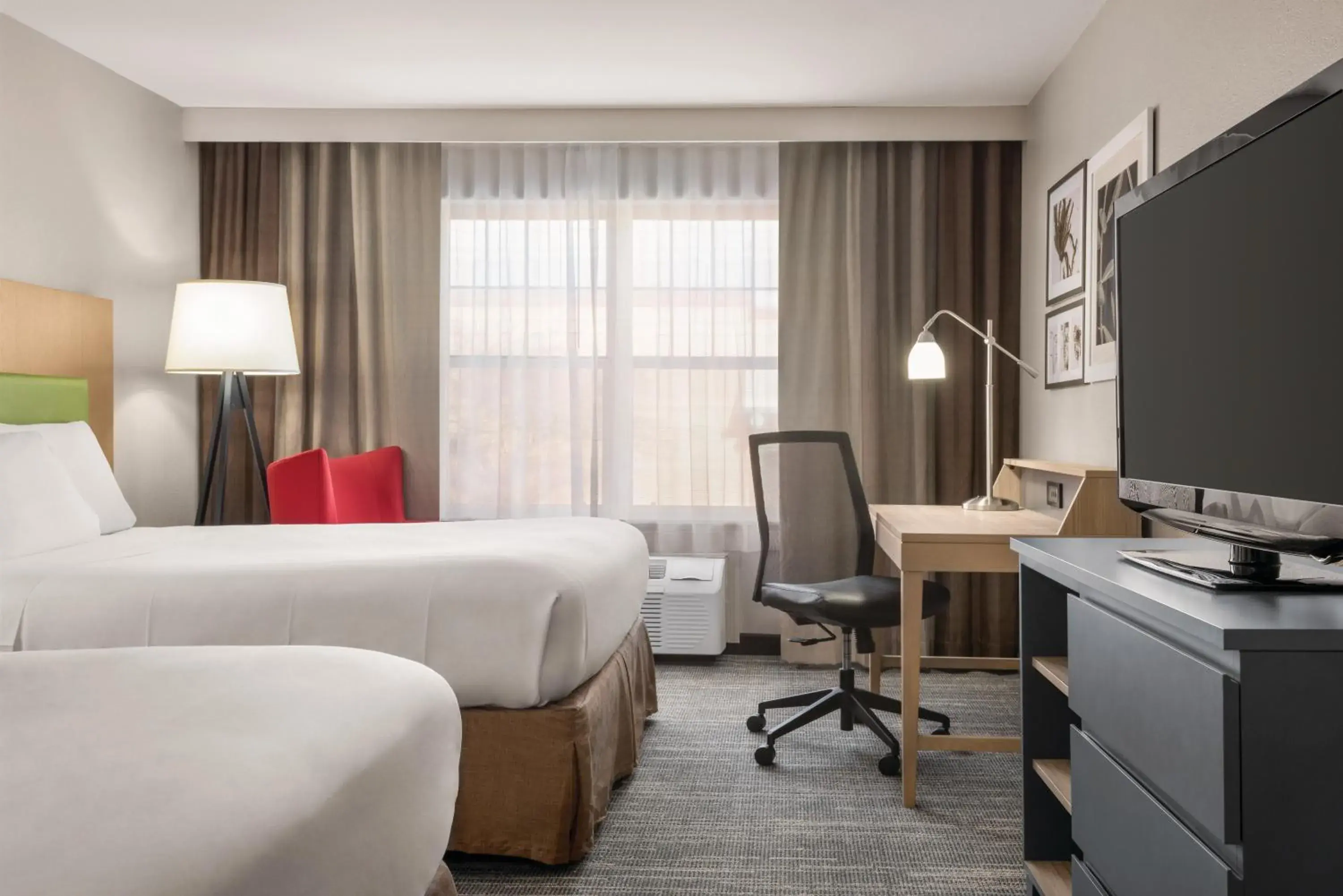 Queen Room with Two Queen Beds - Non-Smoking in Country Inn & Suites by Radisson, Dubuque, IA Queen Room with Two Queen Beds - Non-Smoking in Country Inn & Suites by Radisson, Dubuque, IA