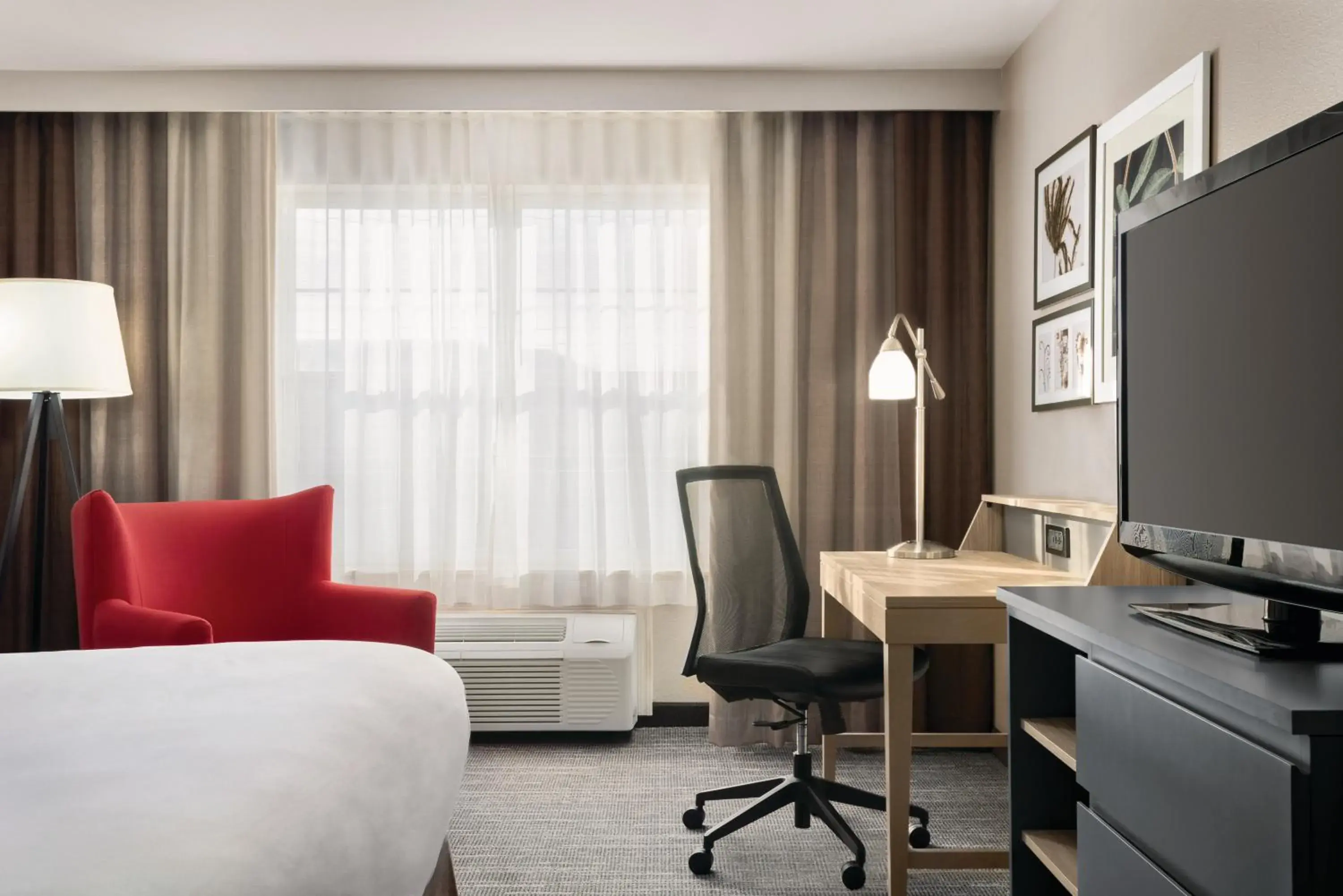 King Room - Non-Smoking in Country Inn & Suites by Radisson, Dubuque, IA King Room - Non-Smoking in Country Inn & Suites by Radisson, Dubuque, IA