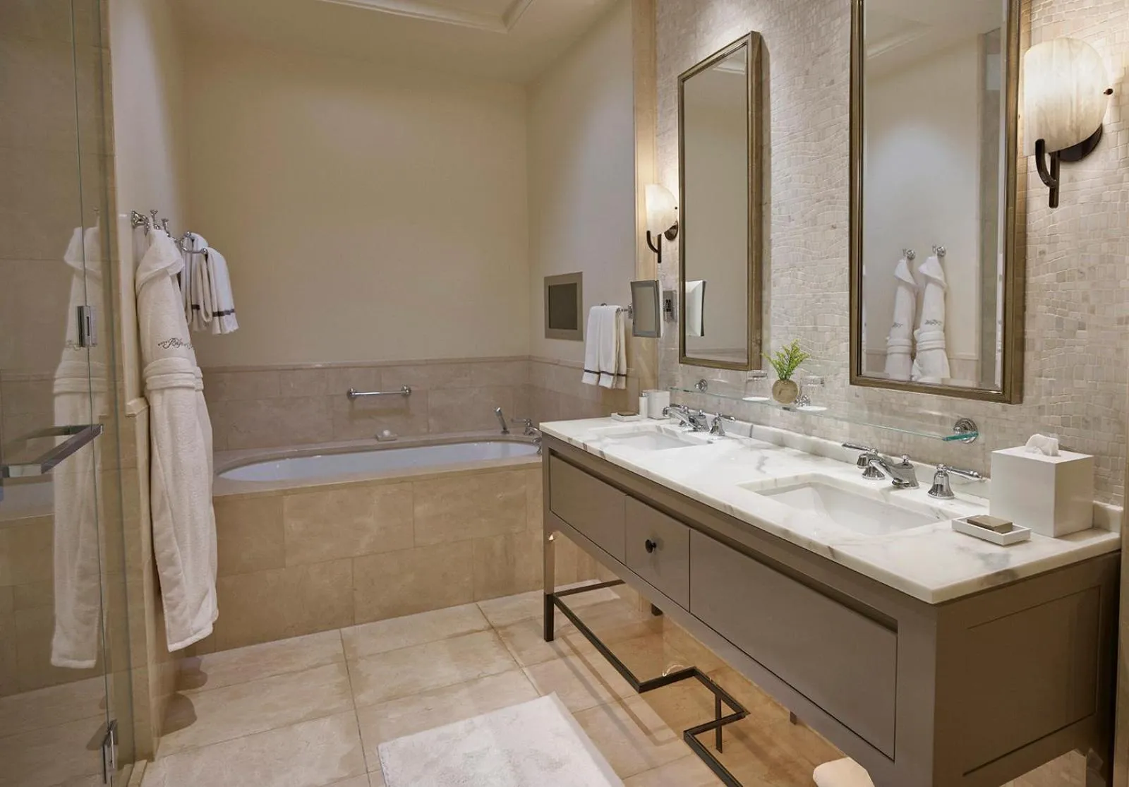 Bathroom in Hotel Bel-Air - Dorchester Collection