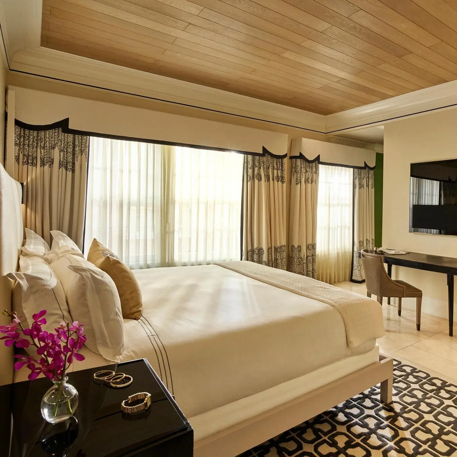 Deluxe Room in Hotel Bel-Air - Dorchester Collection Deluxe Room in Hotel Bel-Air - Dorchester Collection