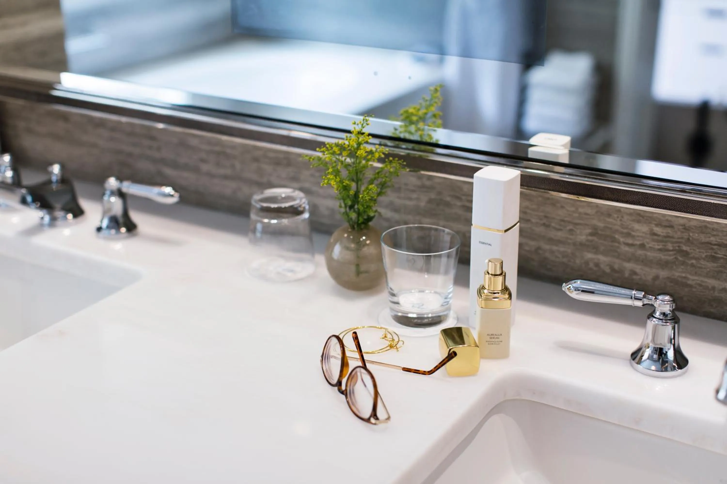 Bathroom in Hotel Bel-Air - Dorchester Collection