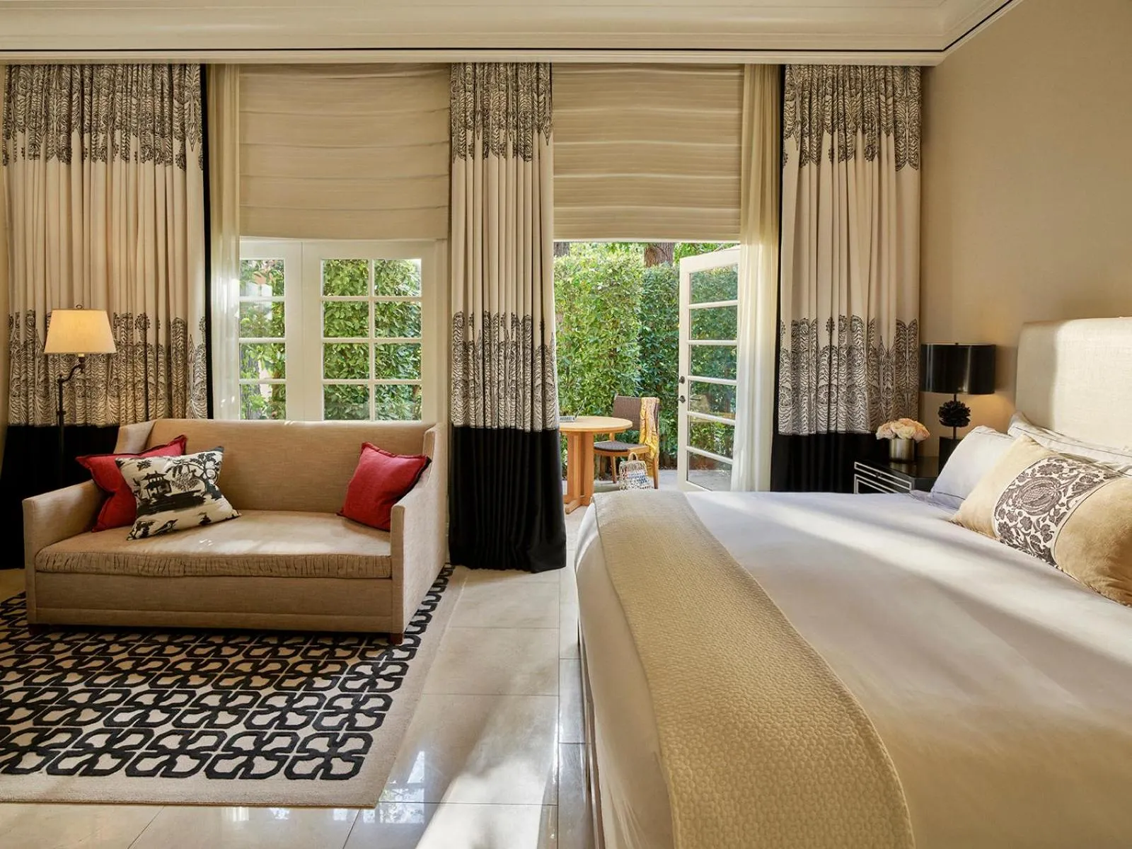 Photo of the whole room, Bed in Hotel Bel-Air - Dorchester Collection