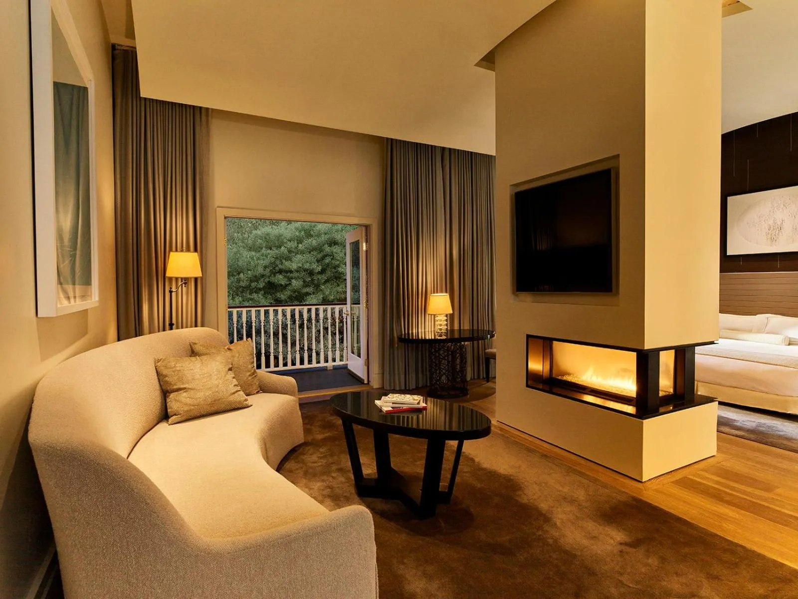 Photo of the whole room, Bed in Hotel Bel-Air - Dorchester Collection