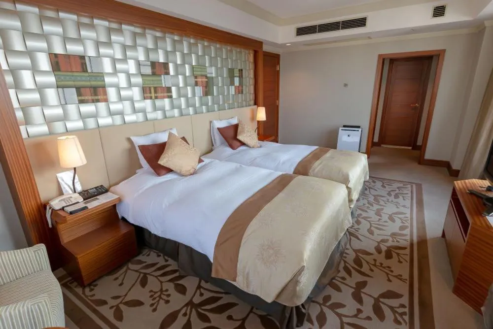 Bedroom, Bed in Hotel Okura Fukuoka