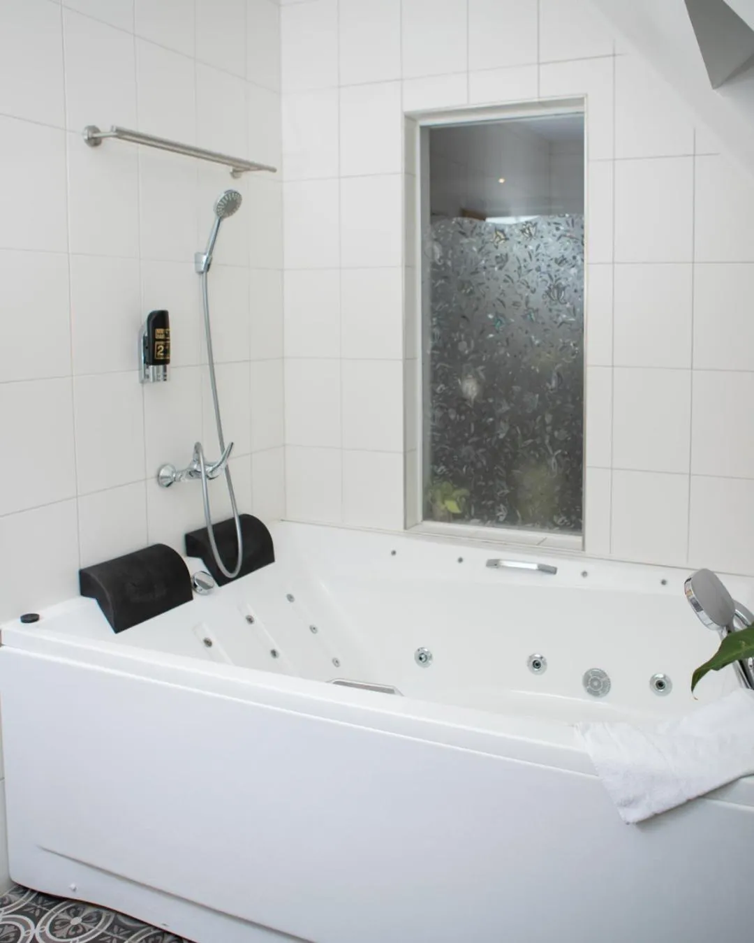 Hot Tub in Hotel Altes Fährhaus