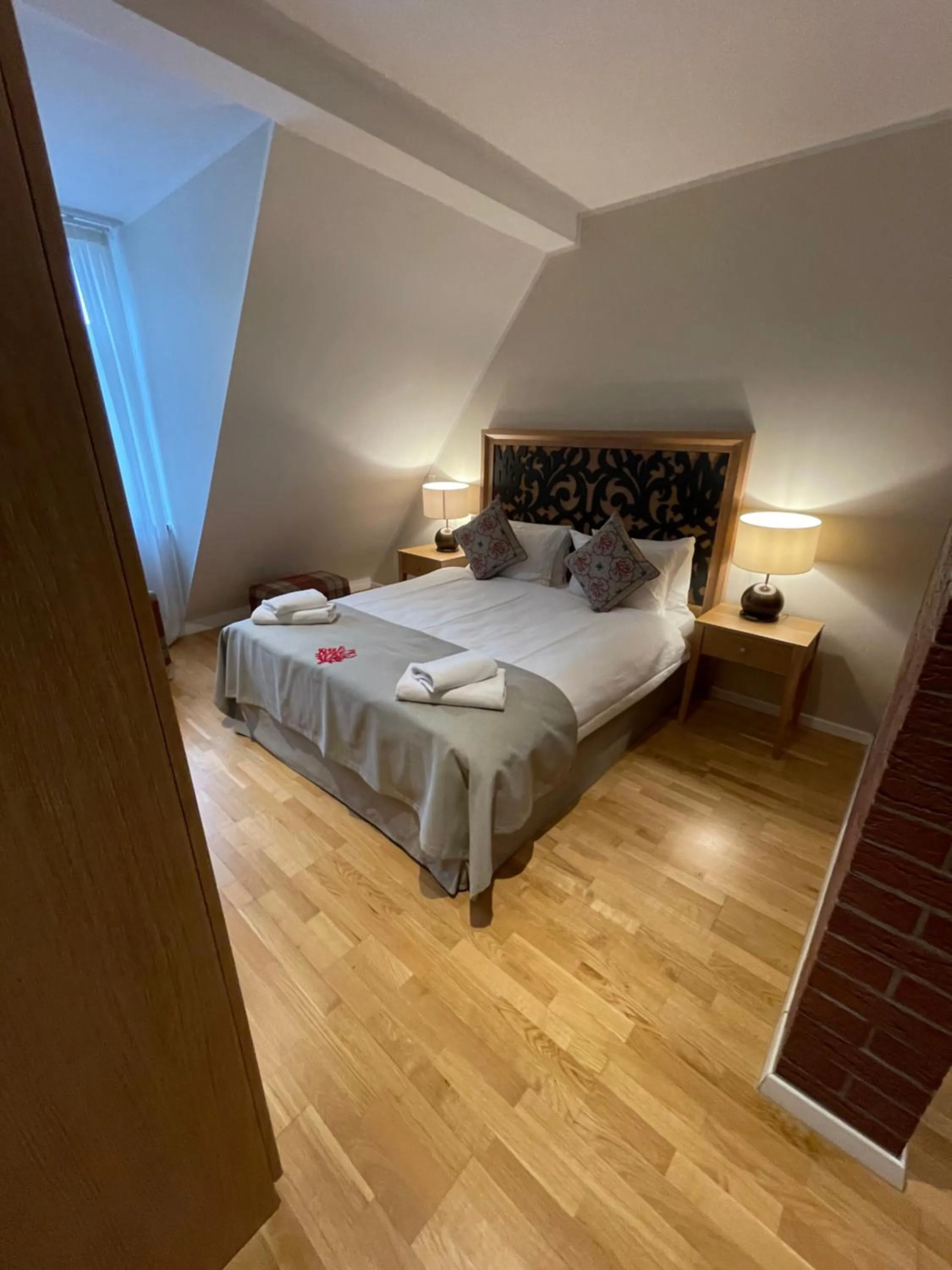 Bed in Hotel Altes Fährhaus