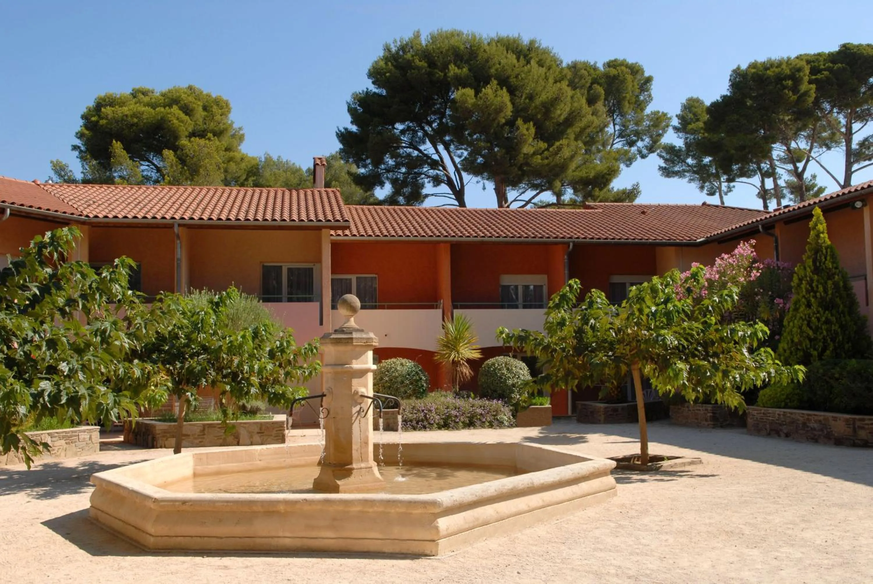 Property building in Azureva La Londe les Maures