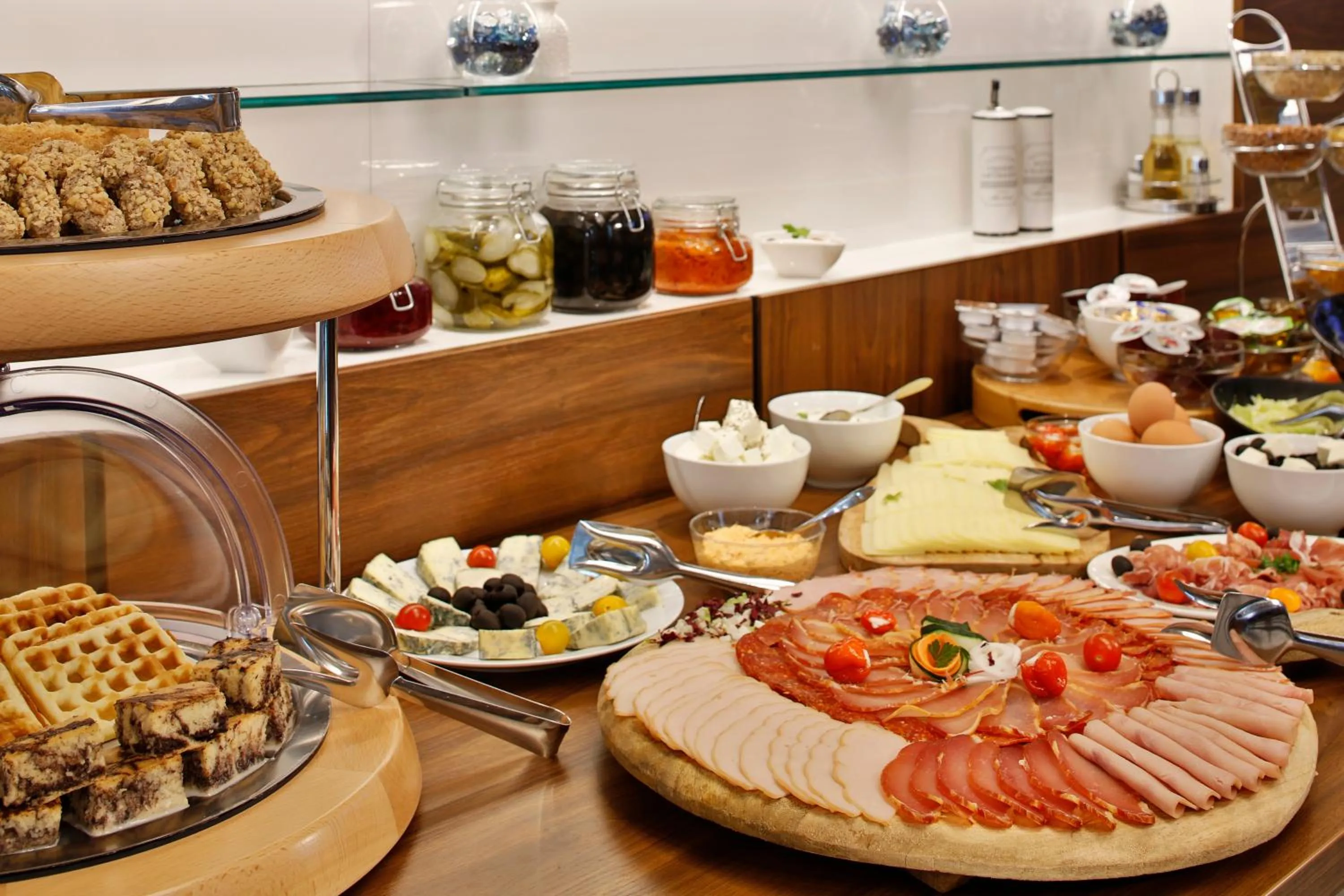 Food and drinks in Sky Hotel