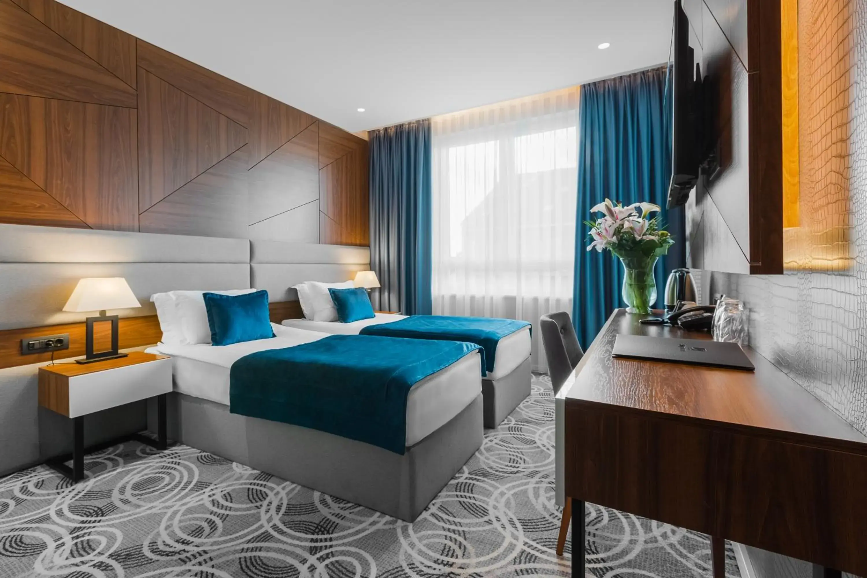 Standard Twin Room with Free Parking in Sky Hotel Standard Twin Room with Free Parking in Sky Hotel