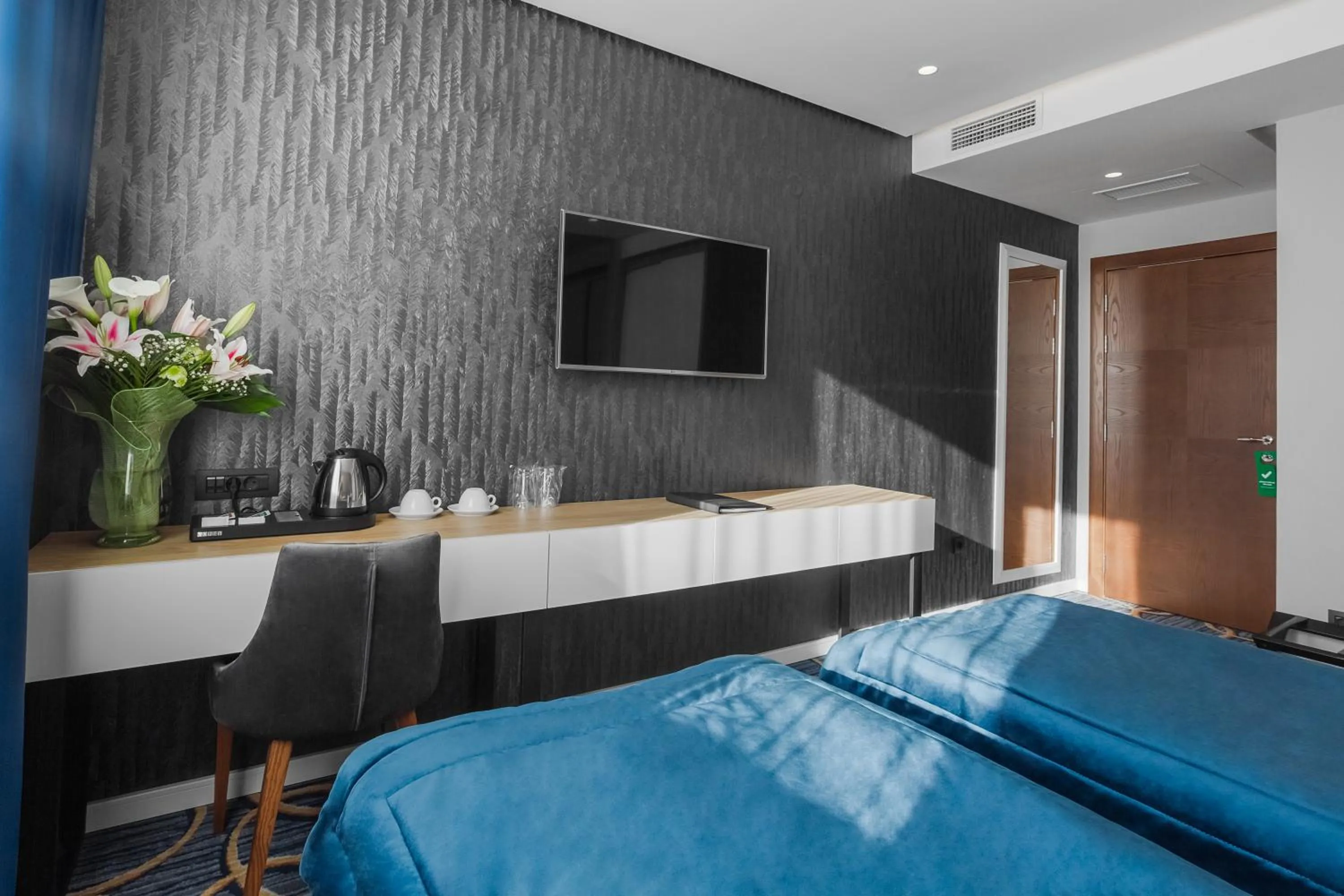 Coffee/tea facilities, Bed in Sky Hotel