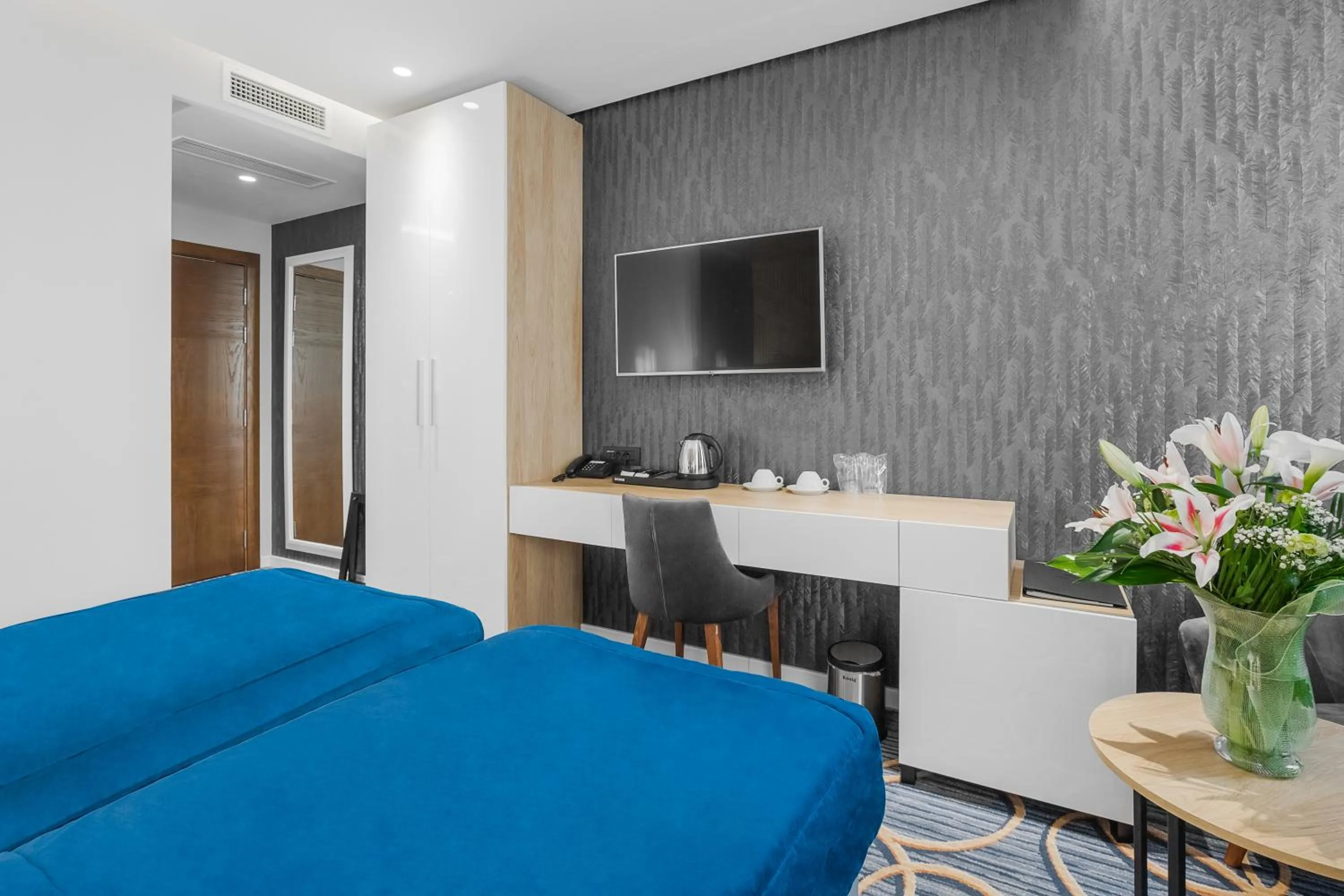 Coffee/tea facilities in Sky Hotel