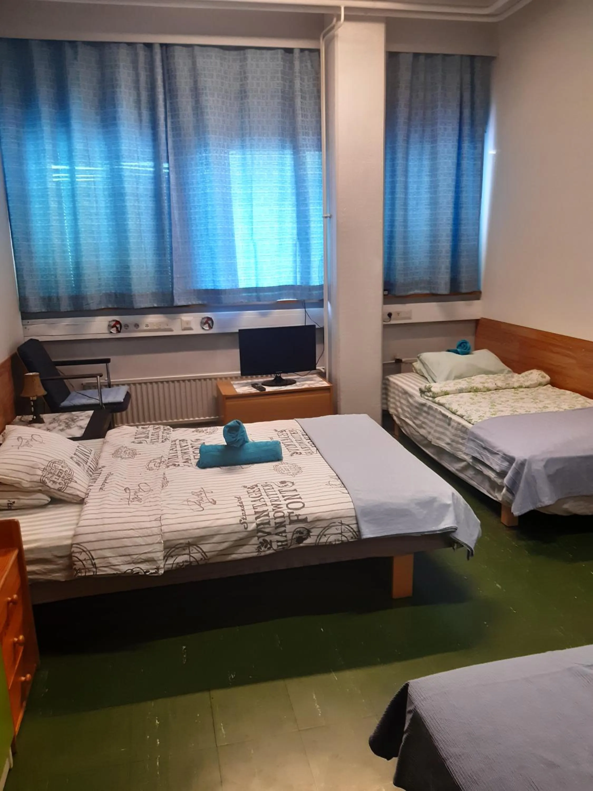 Photo of the whole room, Bed in Minimotel