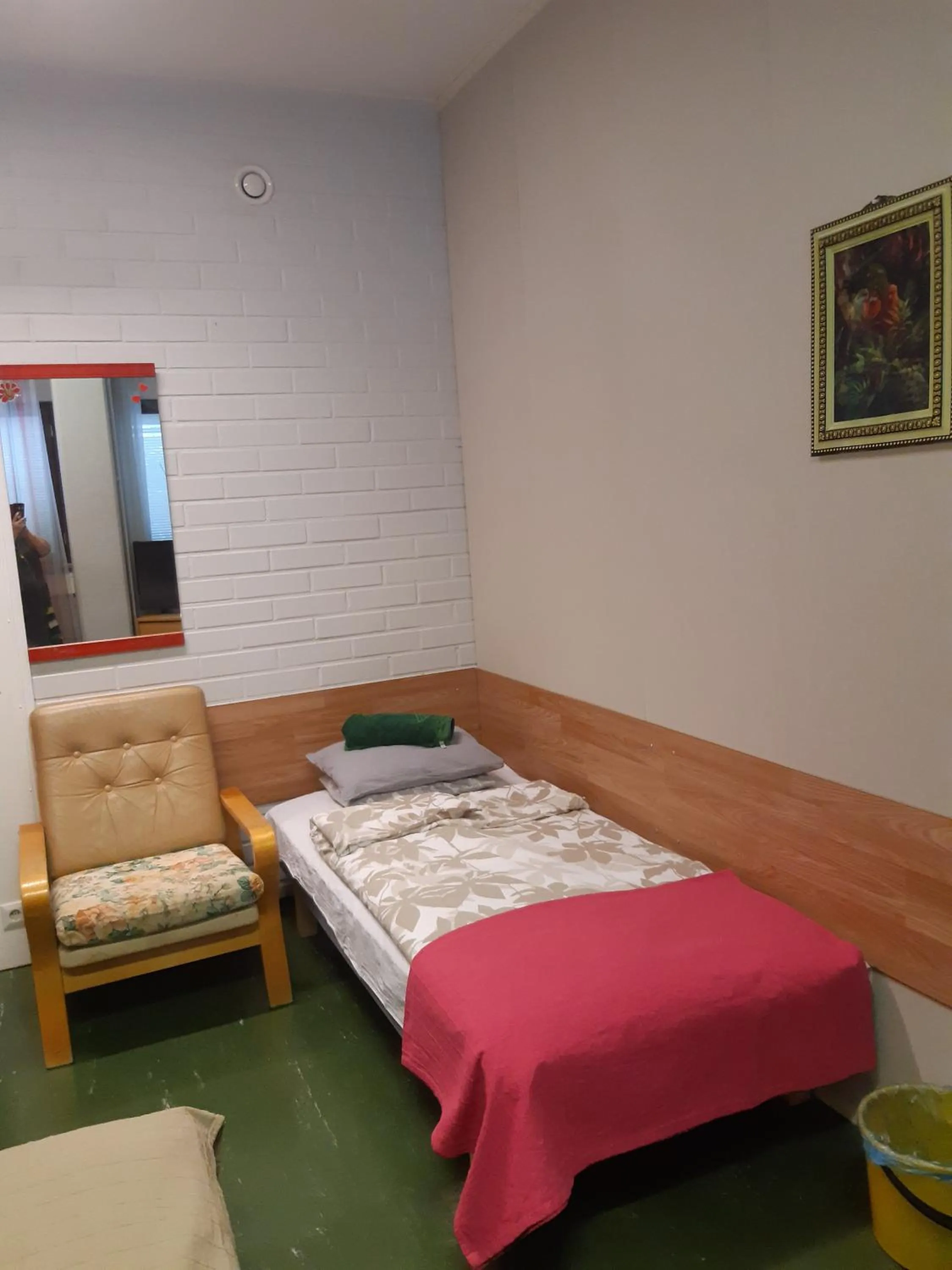 Photo of the whole room, Bed in Minimotel