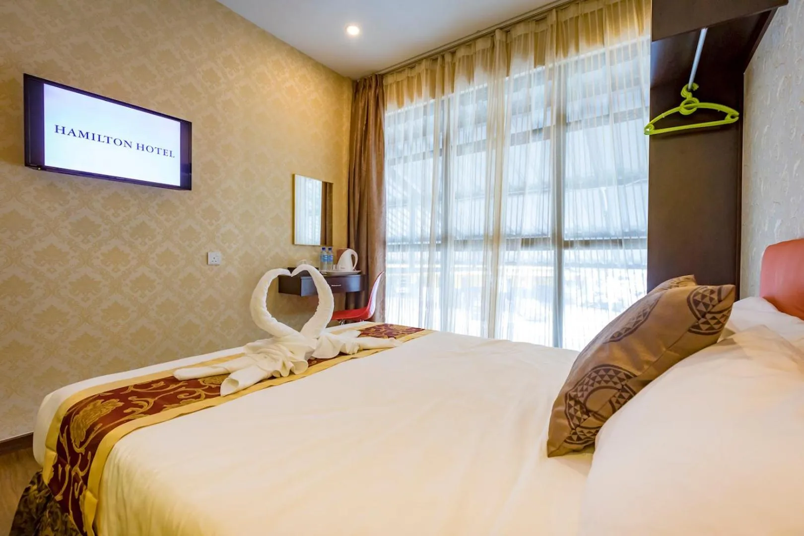 Bed in Hamilton Hotel Kajang
