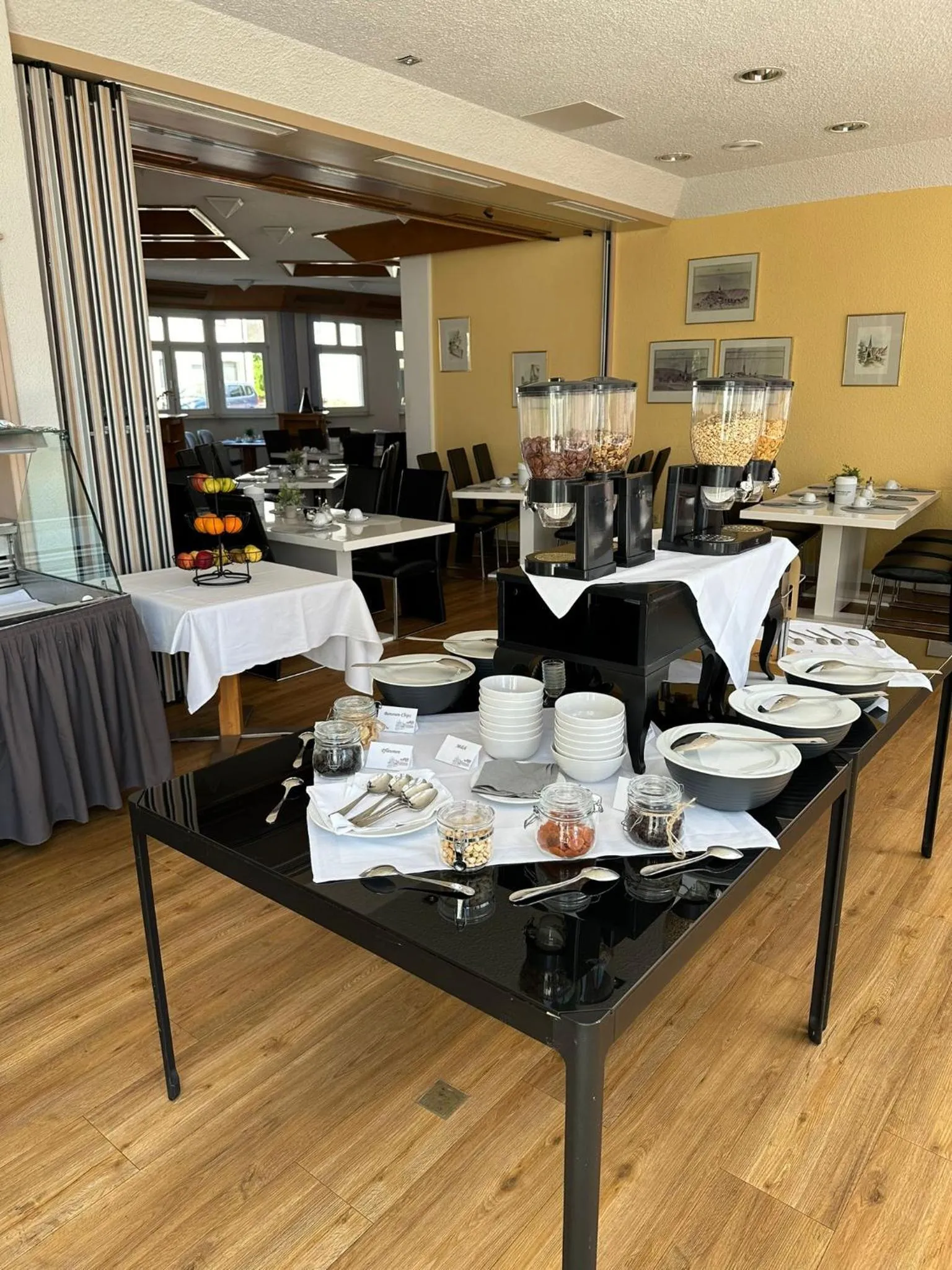 Buffet breakfast in Hotel Aichtaler Hof