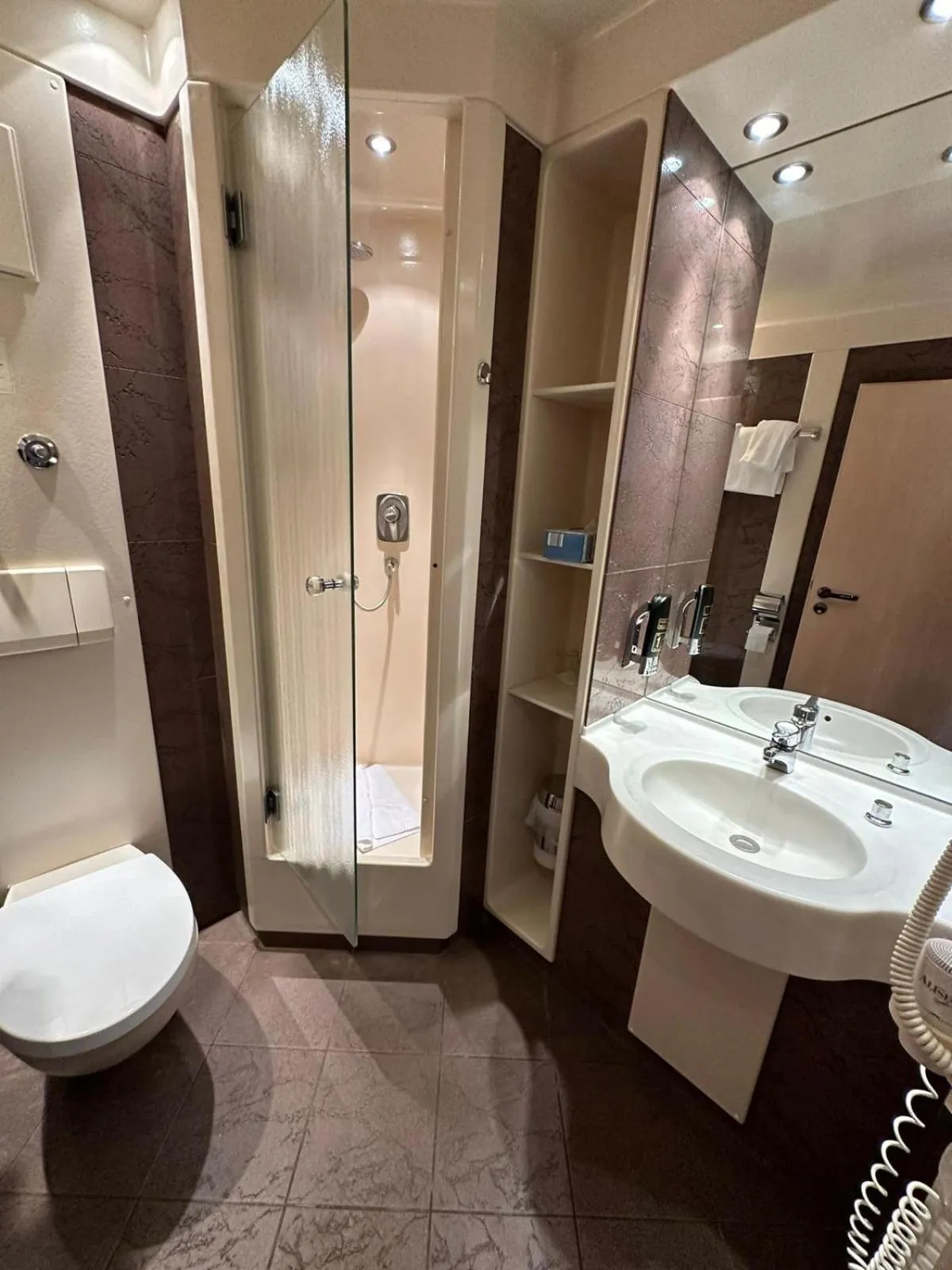 Bathroom in Hotel Aichtaler Hof