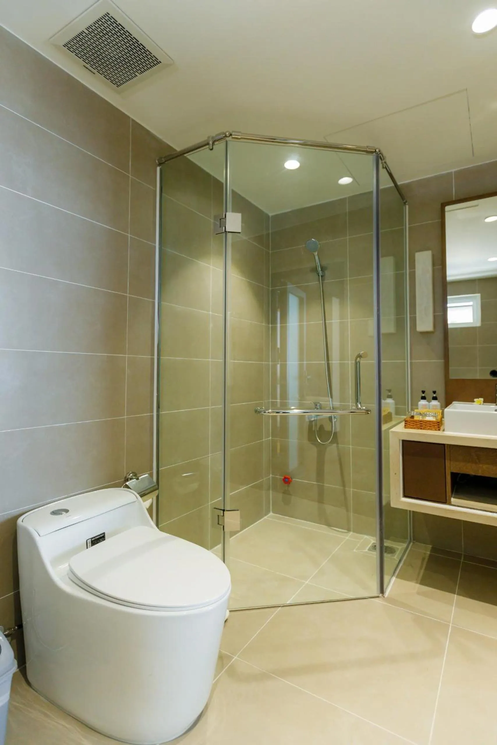 Le Aqua Resort & Spa Phan Thiet - Swiss Village Resort & Spa