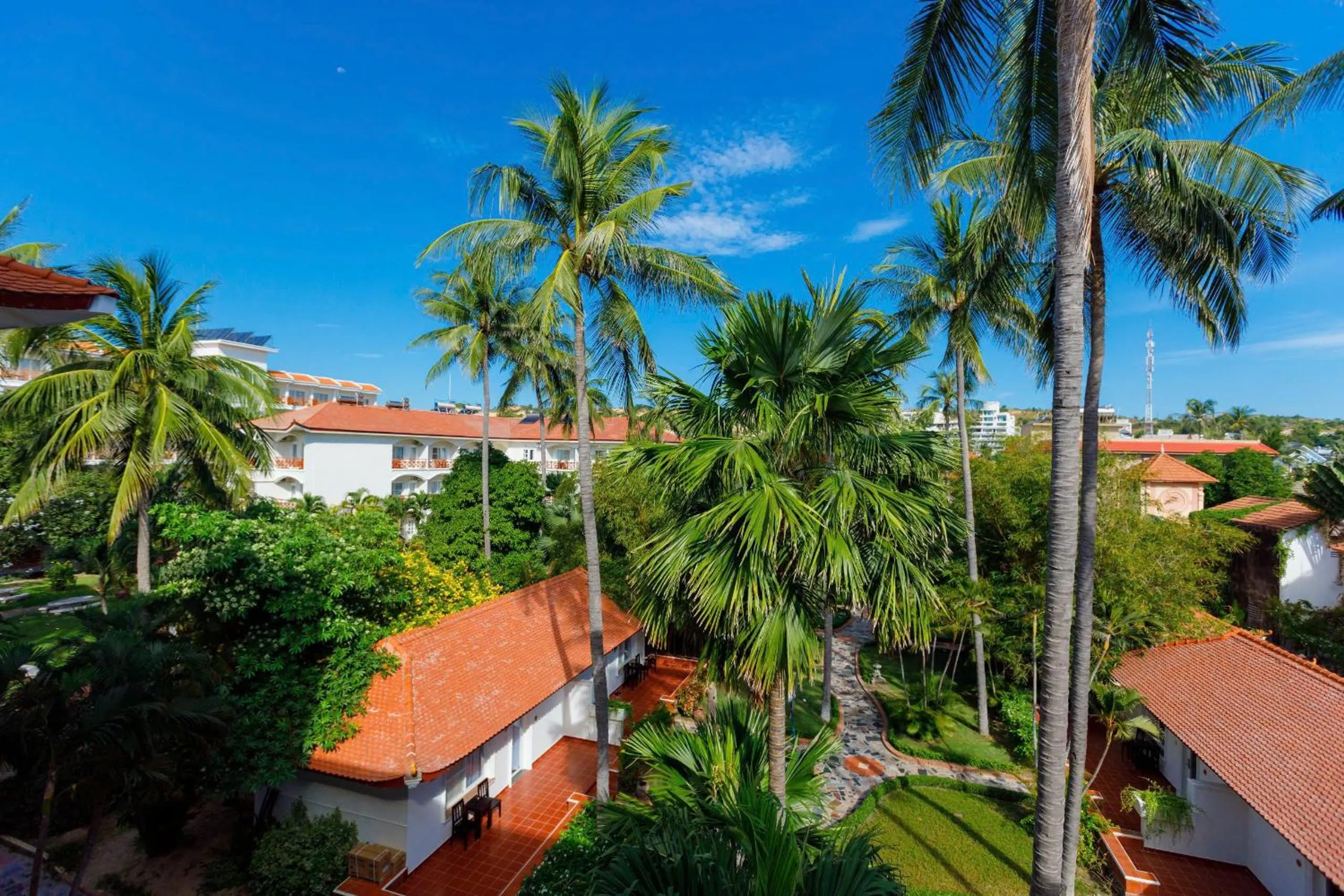 Le Aqua Resort & Spa Phan Thiet - Swiss Village Resort & Spa