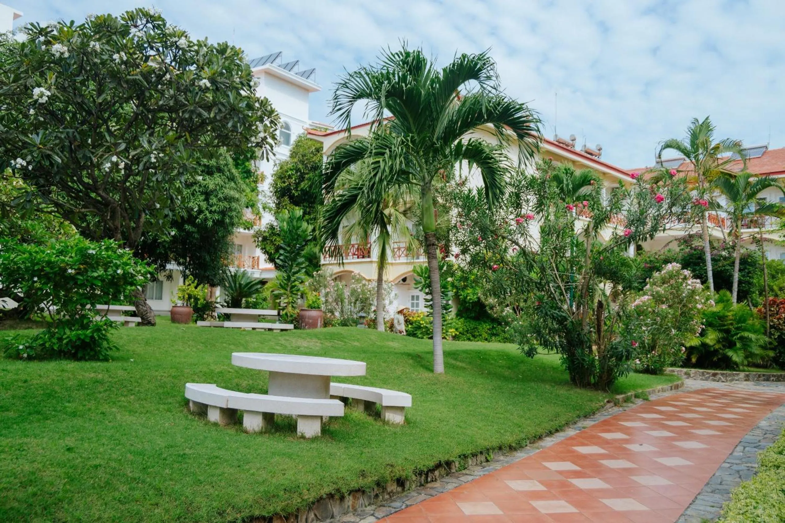 Le Aqua Resort & Spa Phan Thiet - Swiss Village Resort & Spa