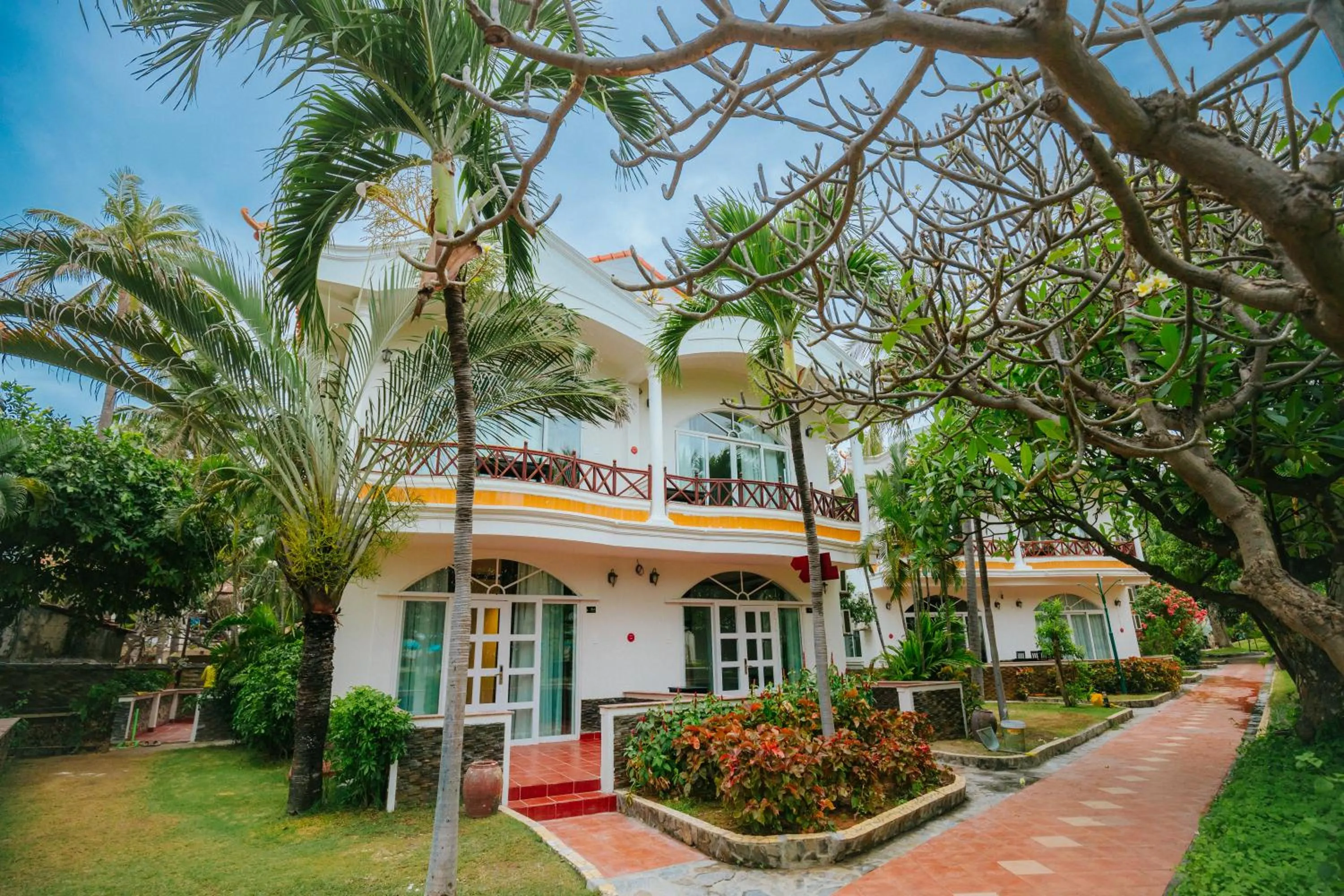 Le Aqua Resort & Spa Phan Thiet - Swiss Village Resort & Spa