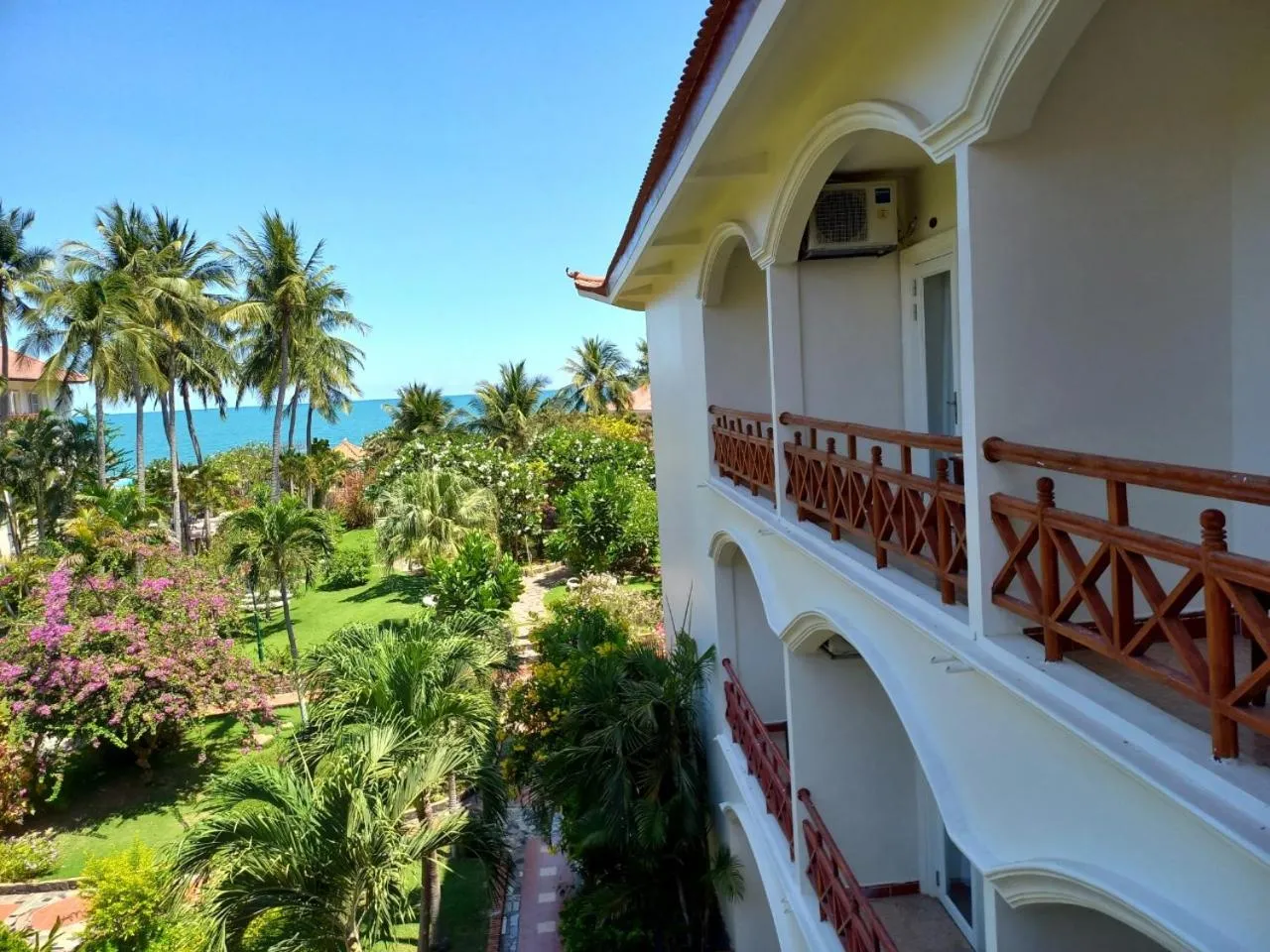 Le Aqua Resort & Spa Phan Thiet - Swiss Village Resort & Spa