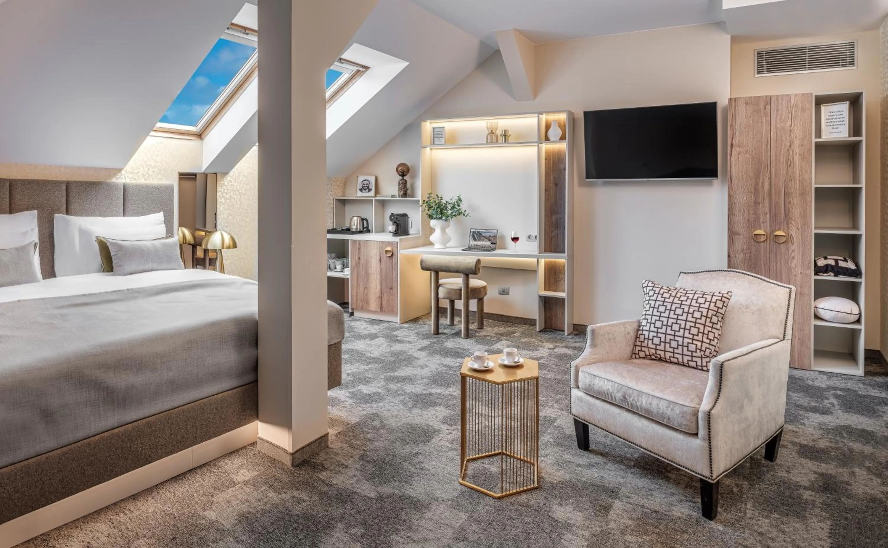 Bed in Maestro by Adrez