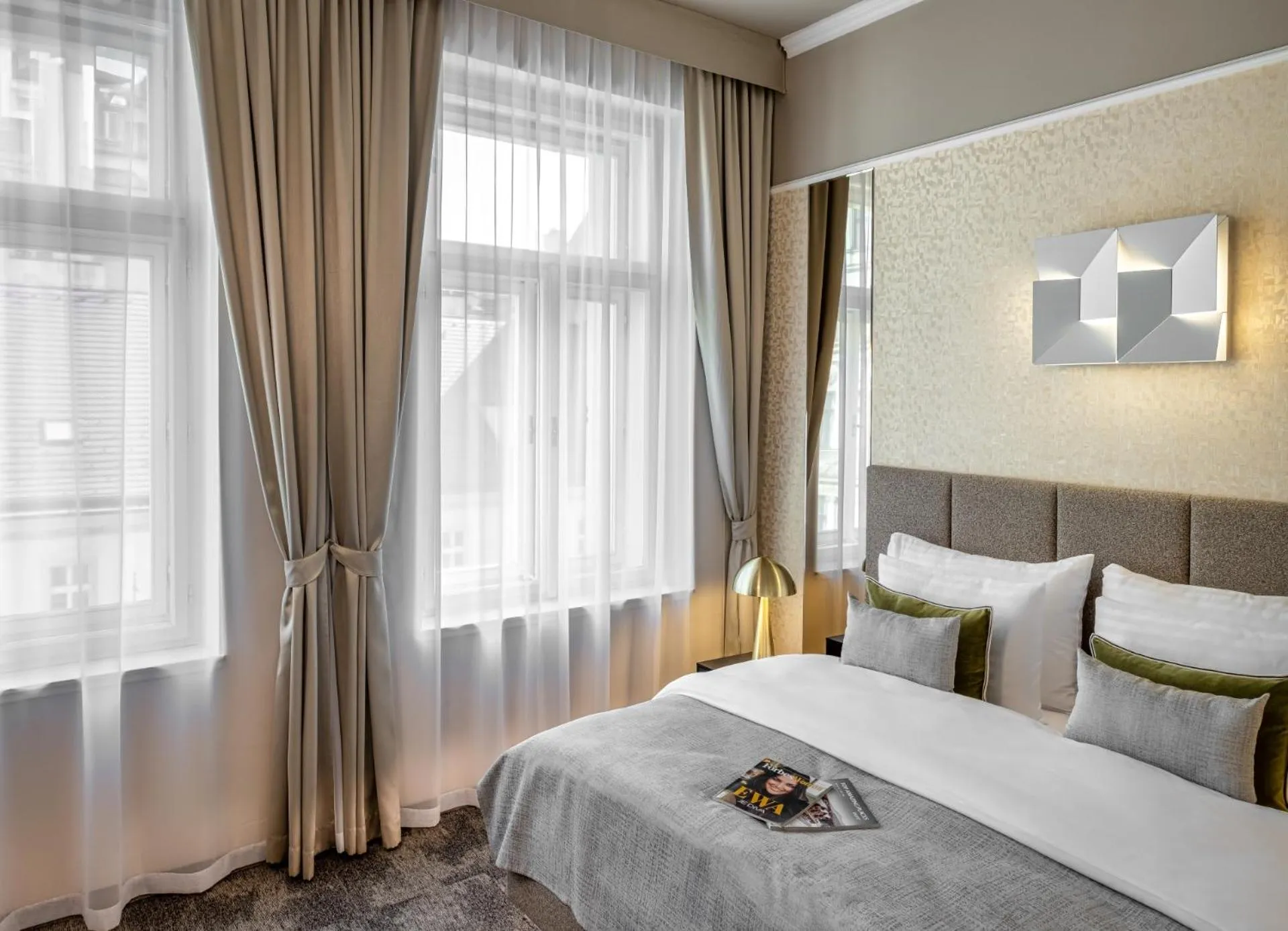 Bed in Maestro by Adrez