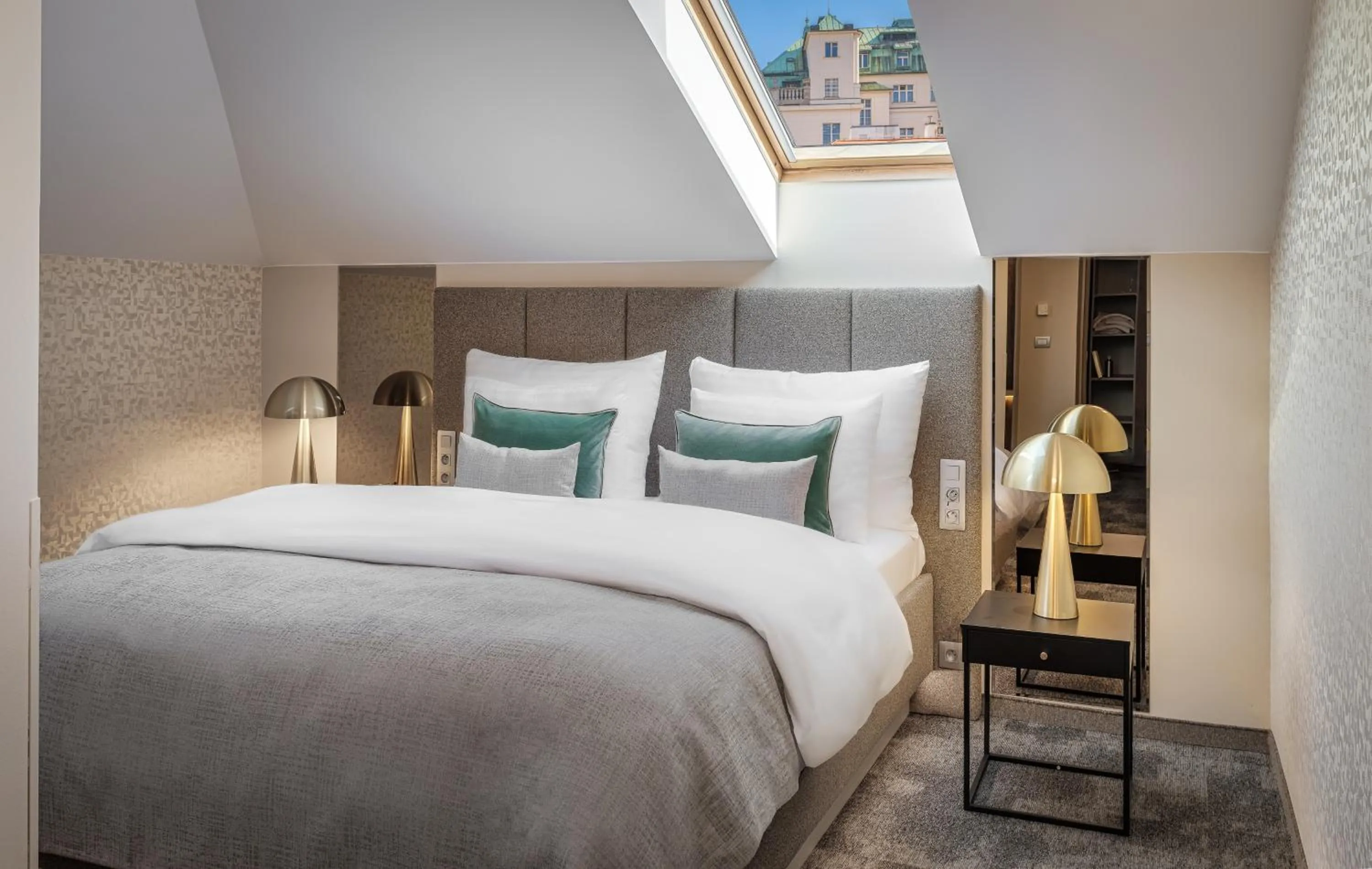 Bed in Maestro by Adrez