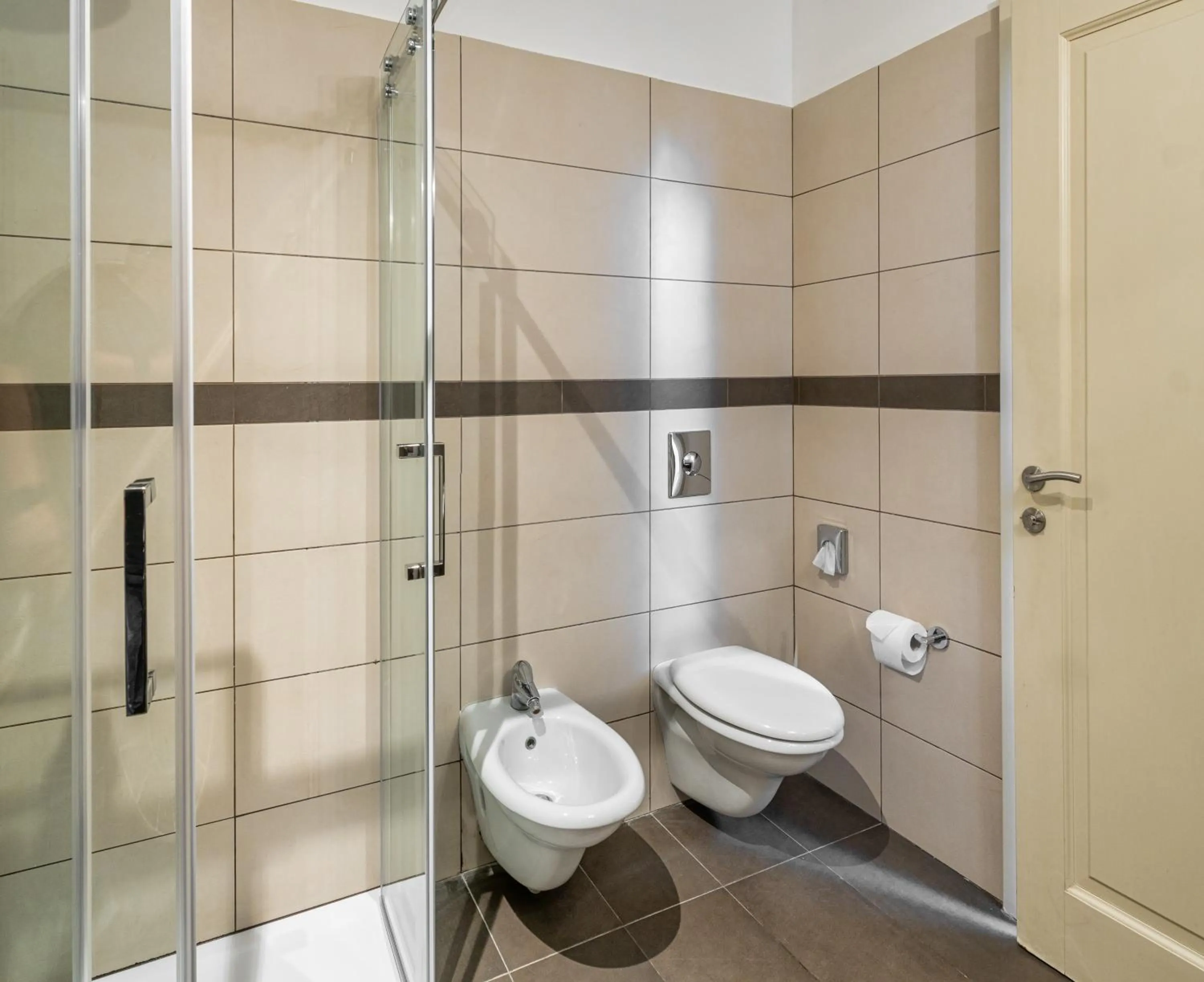 Bathroom in Maestro by Adrez