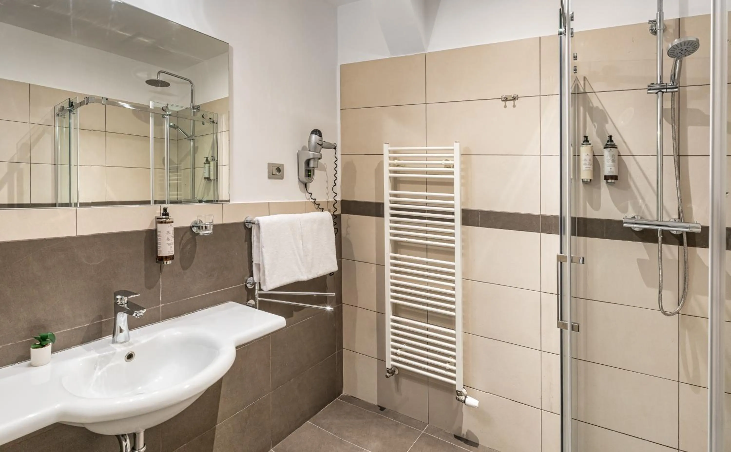 Bathroom in Maestro by Adrez