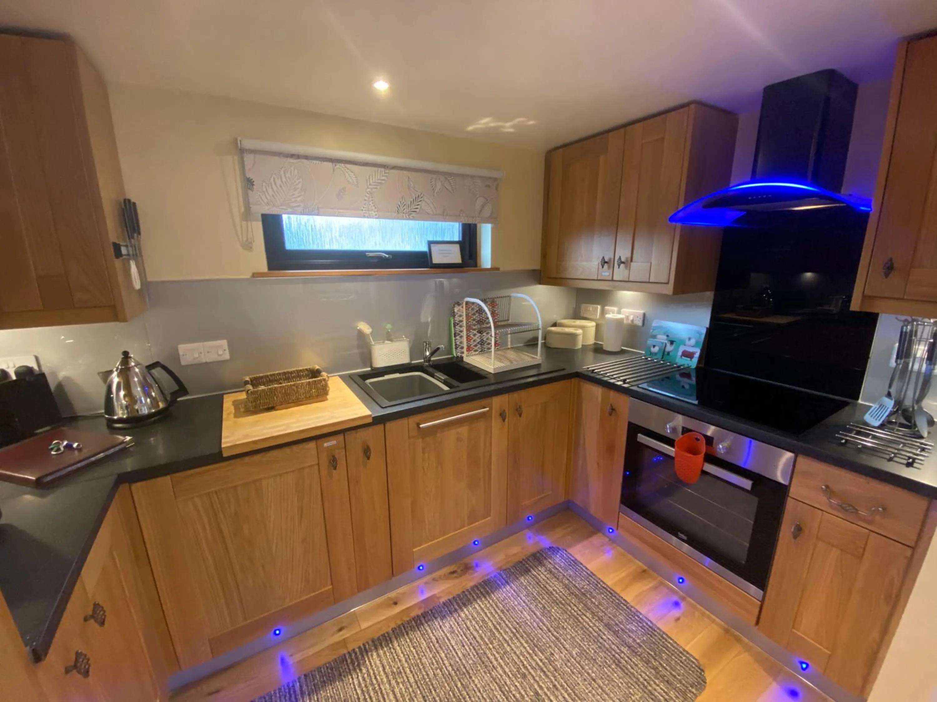 Kitchen or kitchenette in The Wee Ludging Cottage, Rashfield, by Dunoon