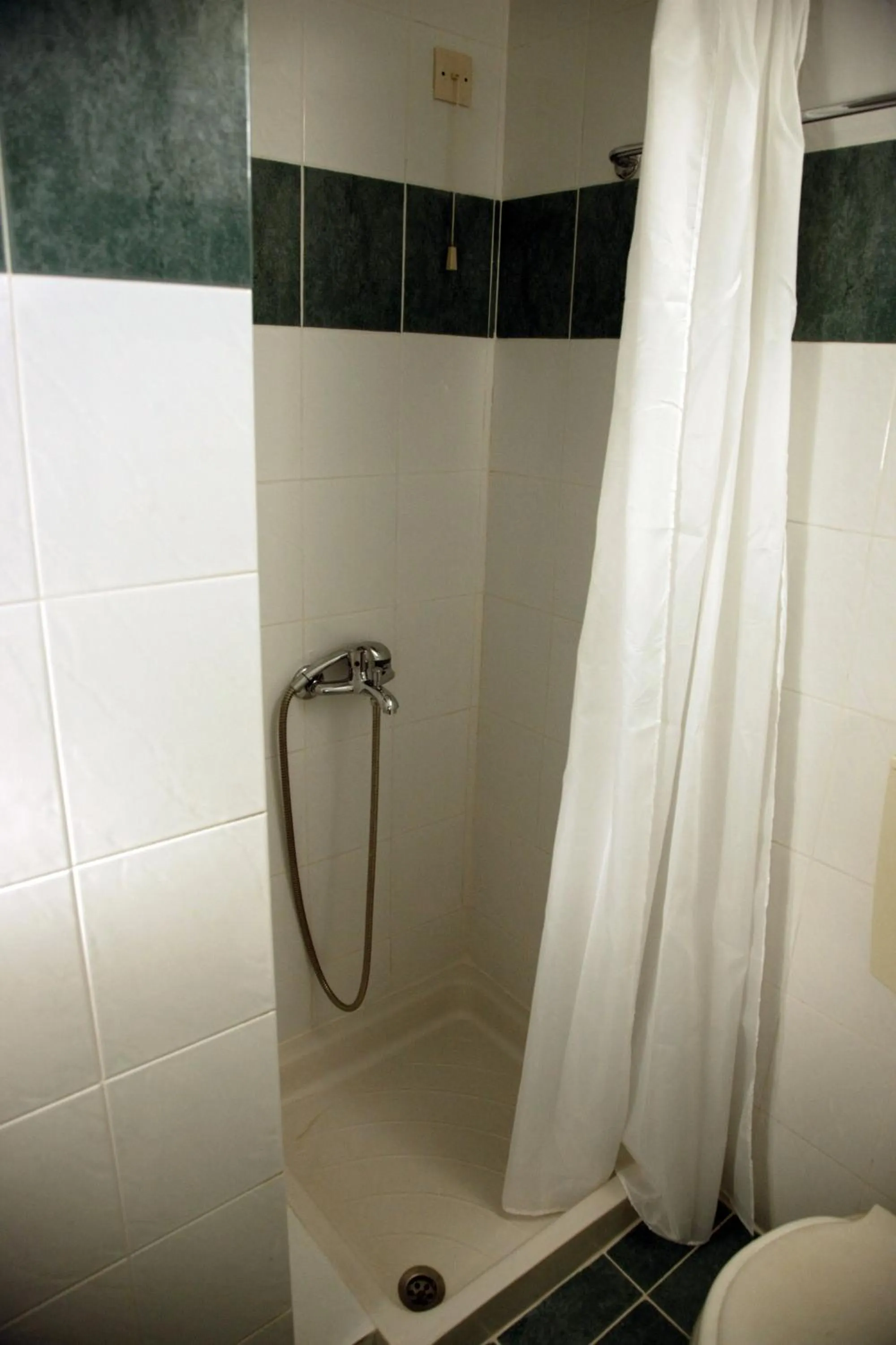 Bathroom in Kalliopi Hotel