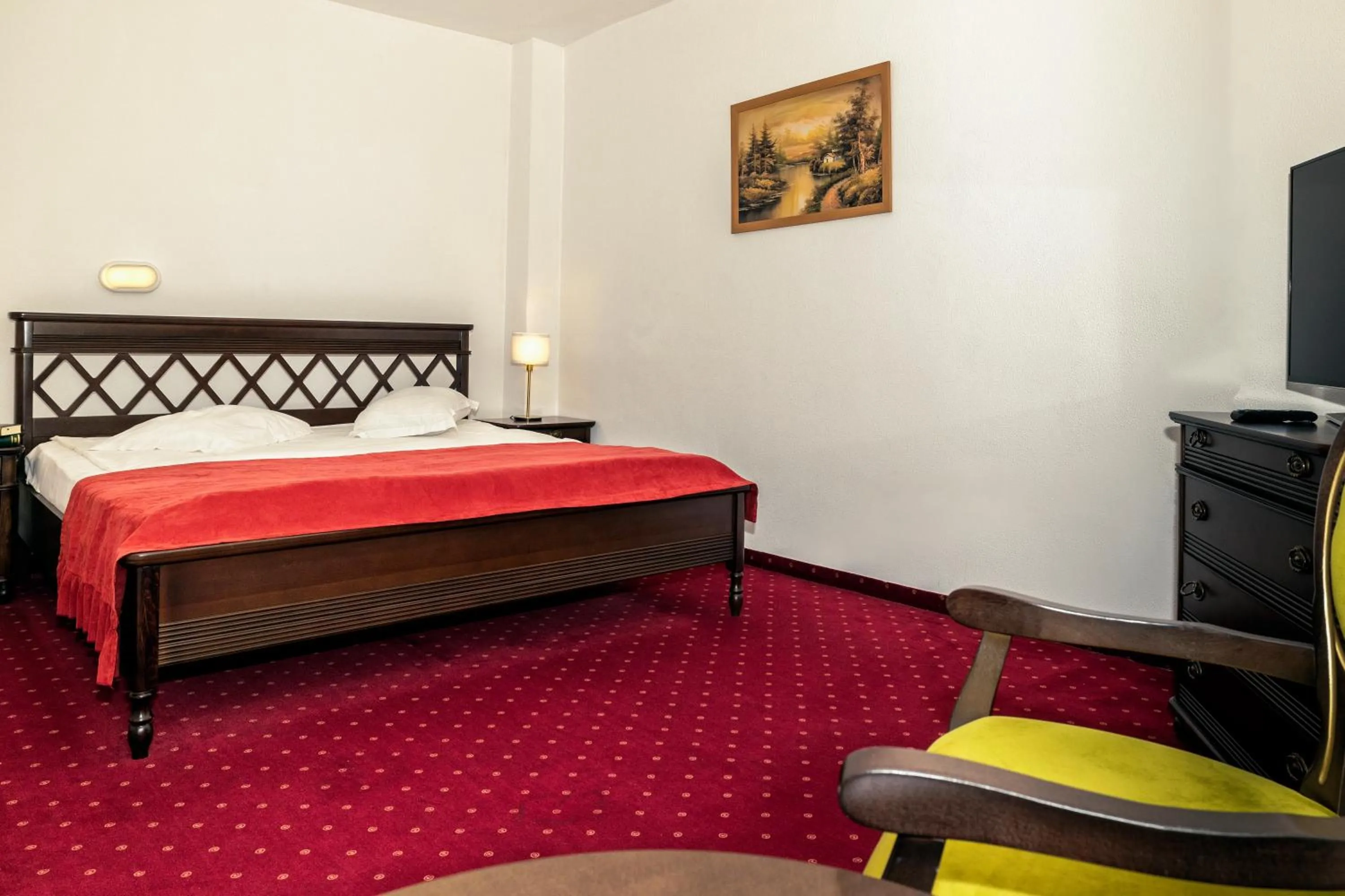 Photo of the whole room, Bed in Hotel Cornul Vanatorului