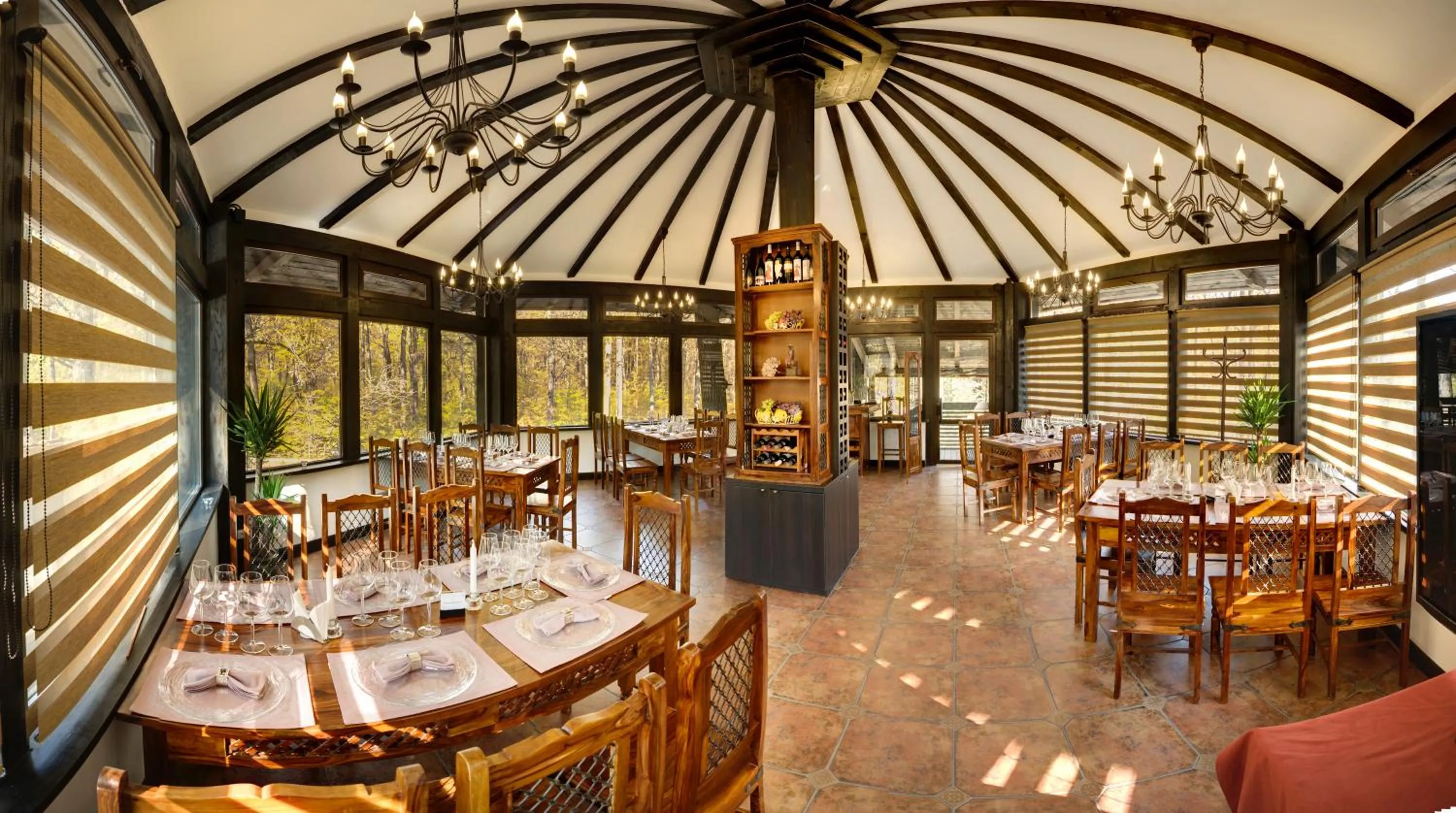 Restaurant/places to eat in Hotel Cornul Vanatorului