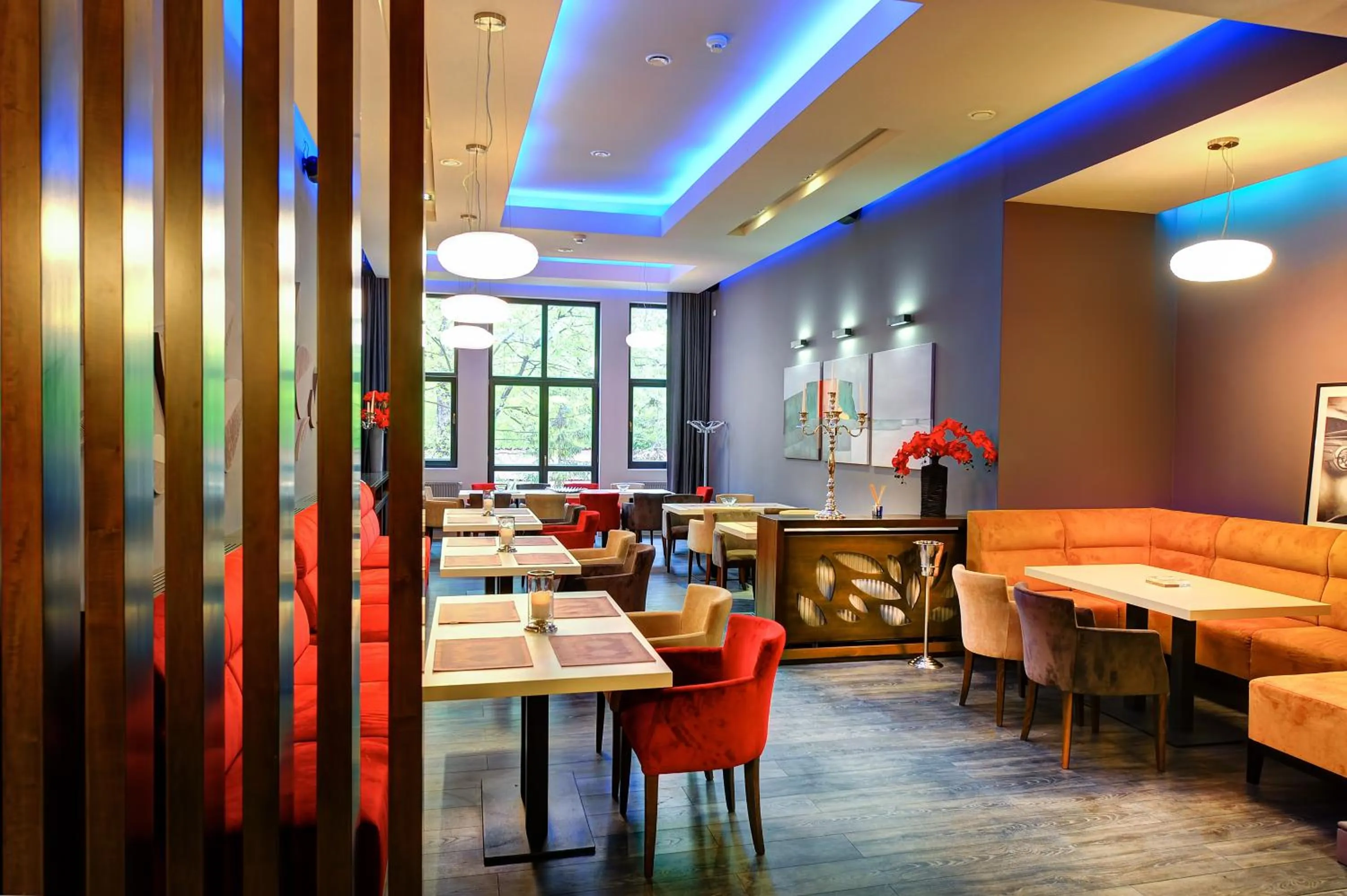 Restaurant/places to eat in Hotel Cornul Vanatorului