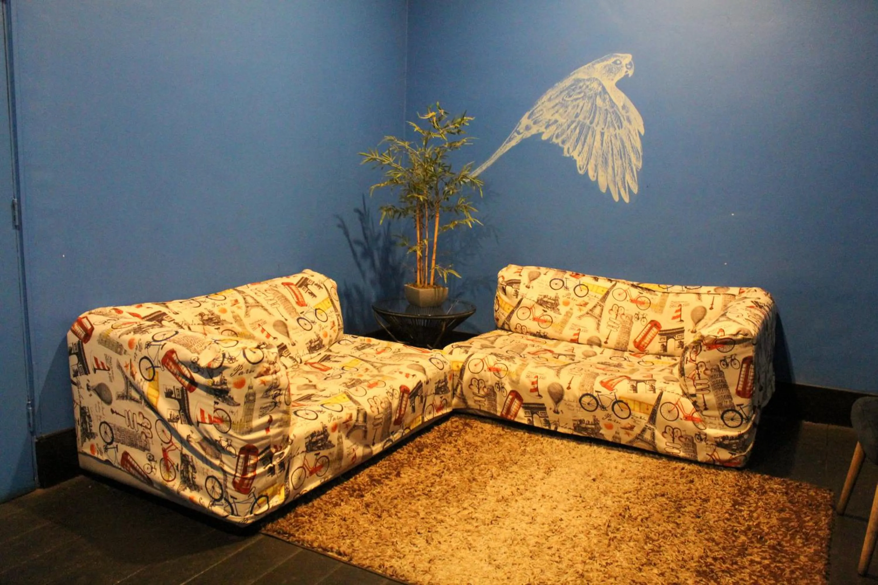 Seating area in Hostel Boutique Merced 88