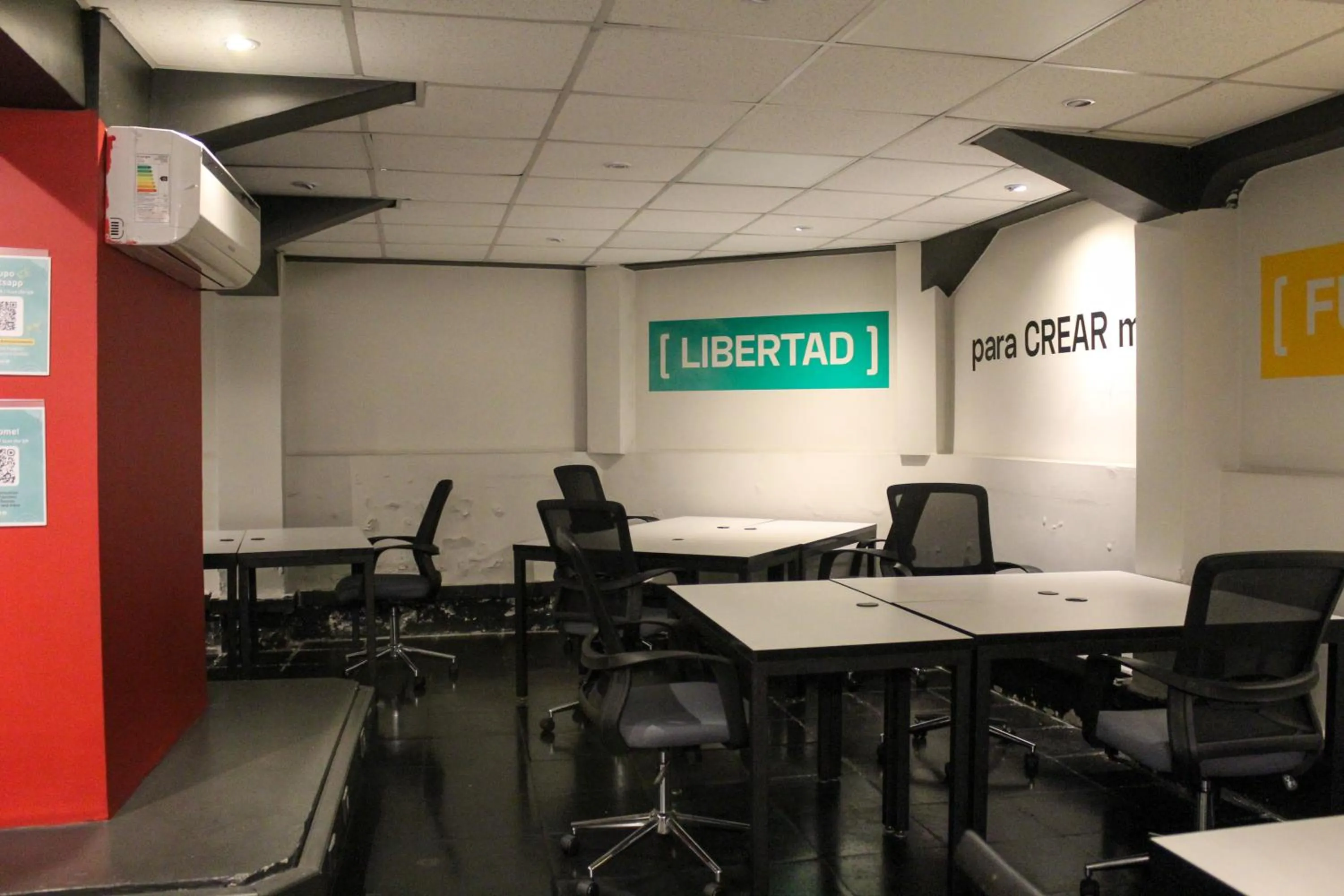 Seating area in Hostel Boutique Merced 88