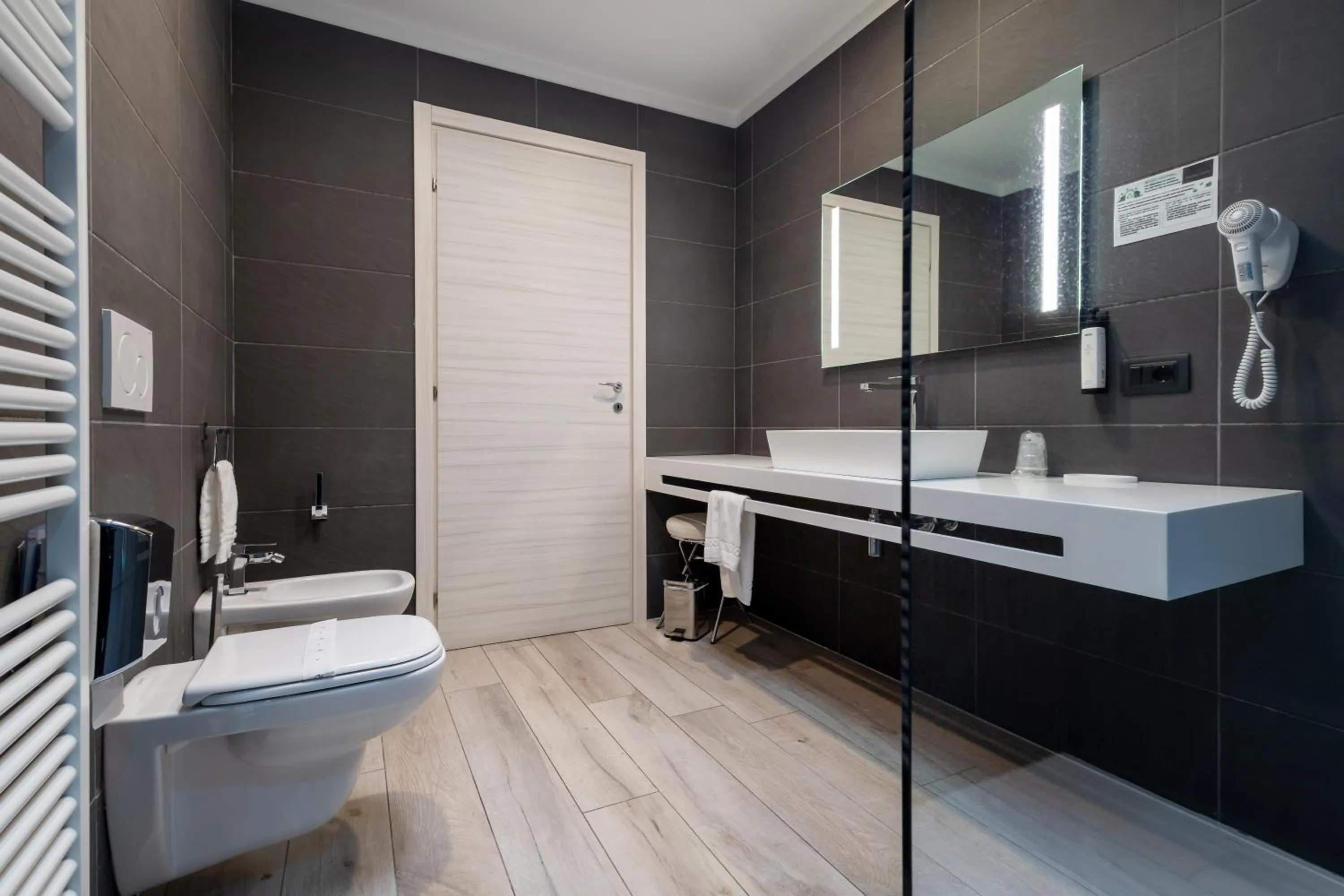 Bathroom in Aurora ApartHotel