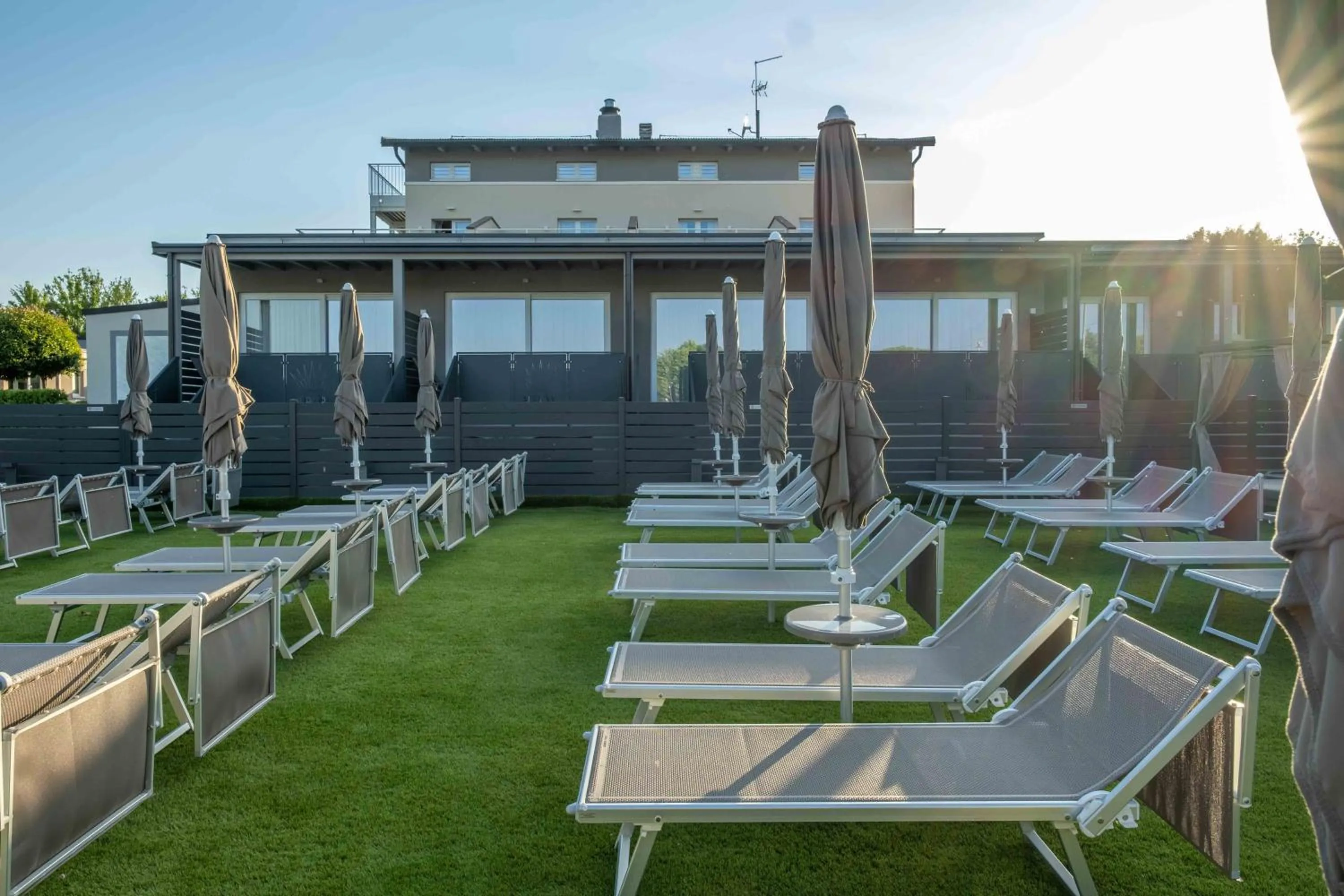 Garden in Aurora ApartHotel